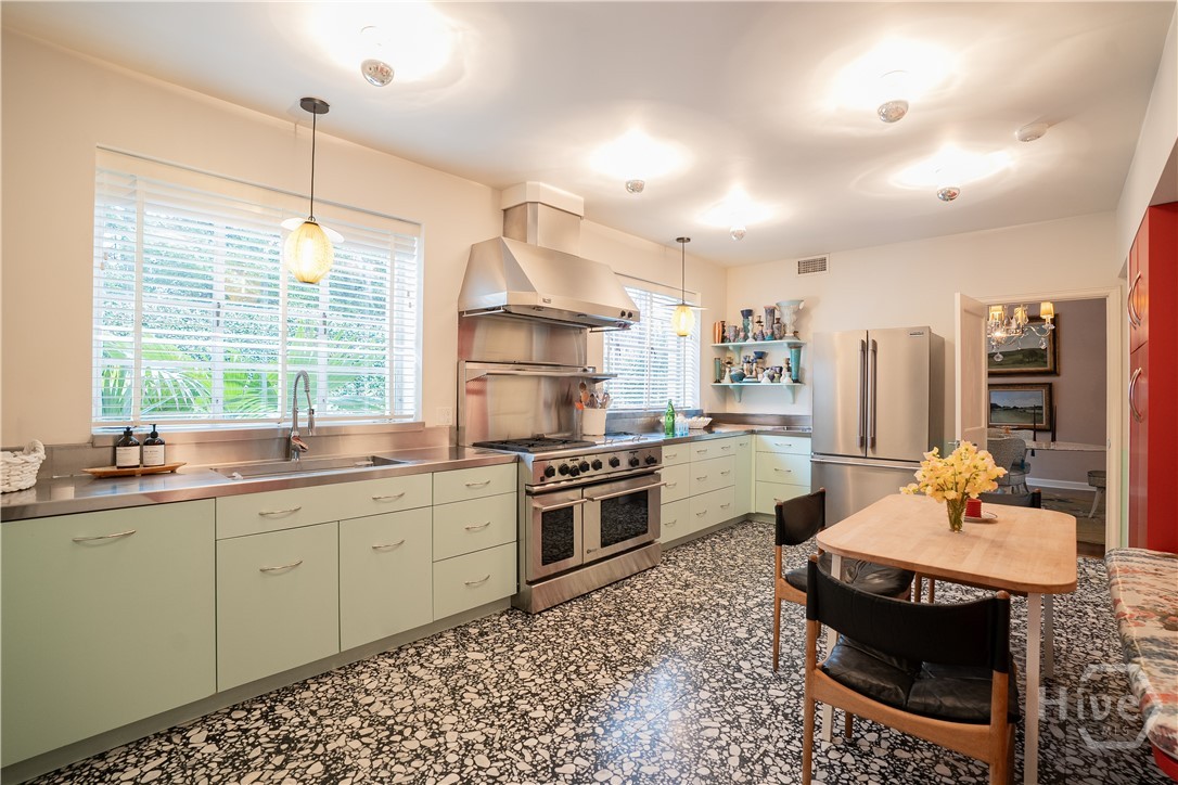 102 E 45th Street, Savannah, GA 31405 Listing Photo  9