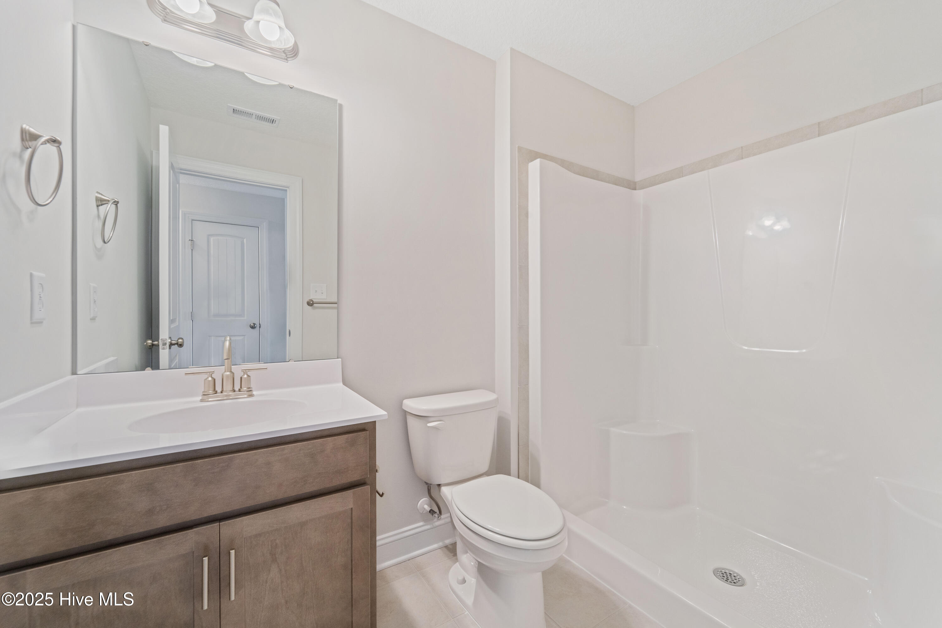 100521805 | Photo 27