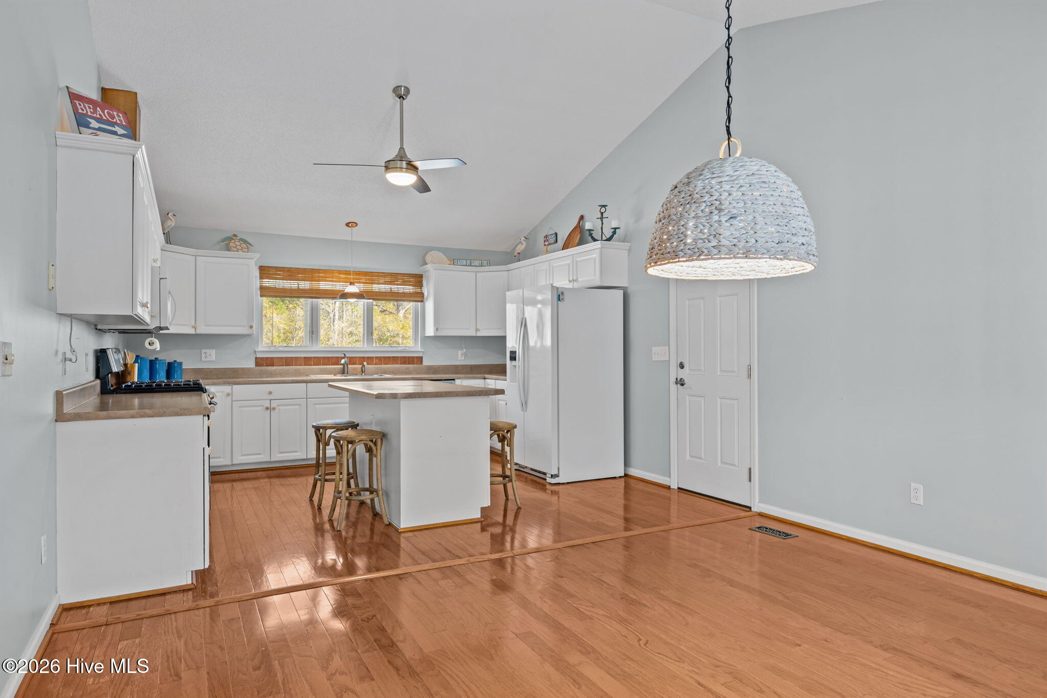 100564884 | Photo 15