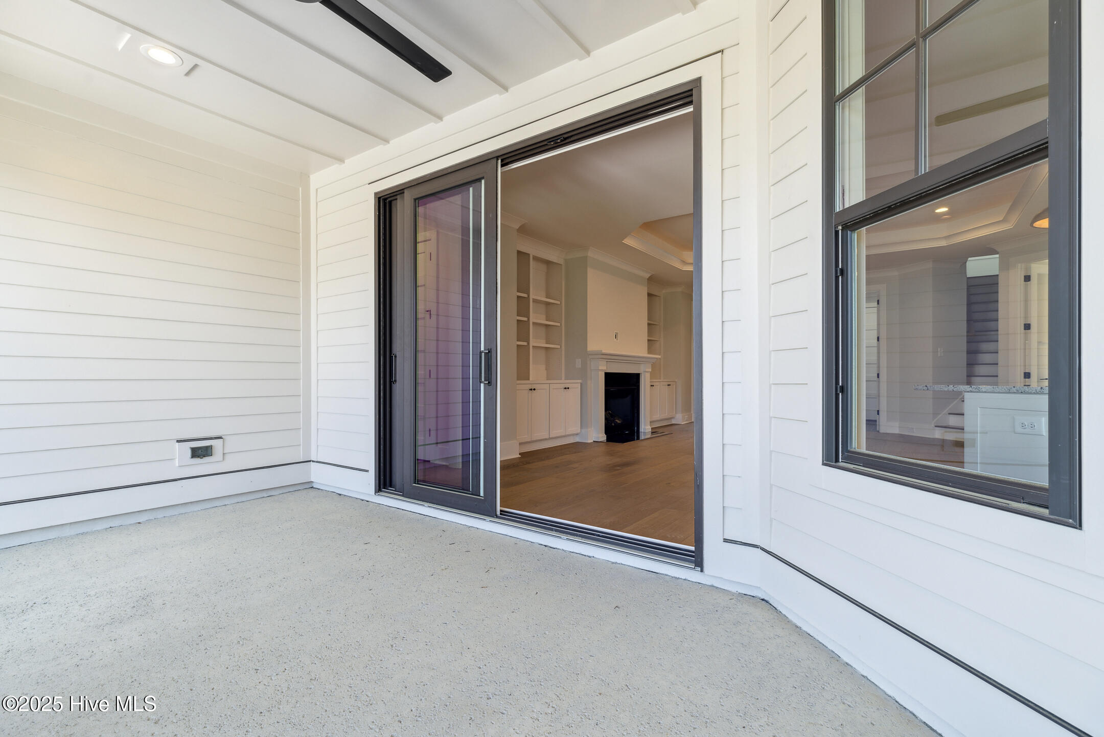 100461244 | Photo 78