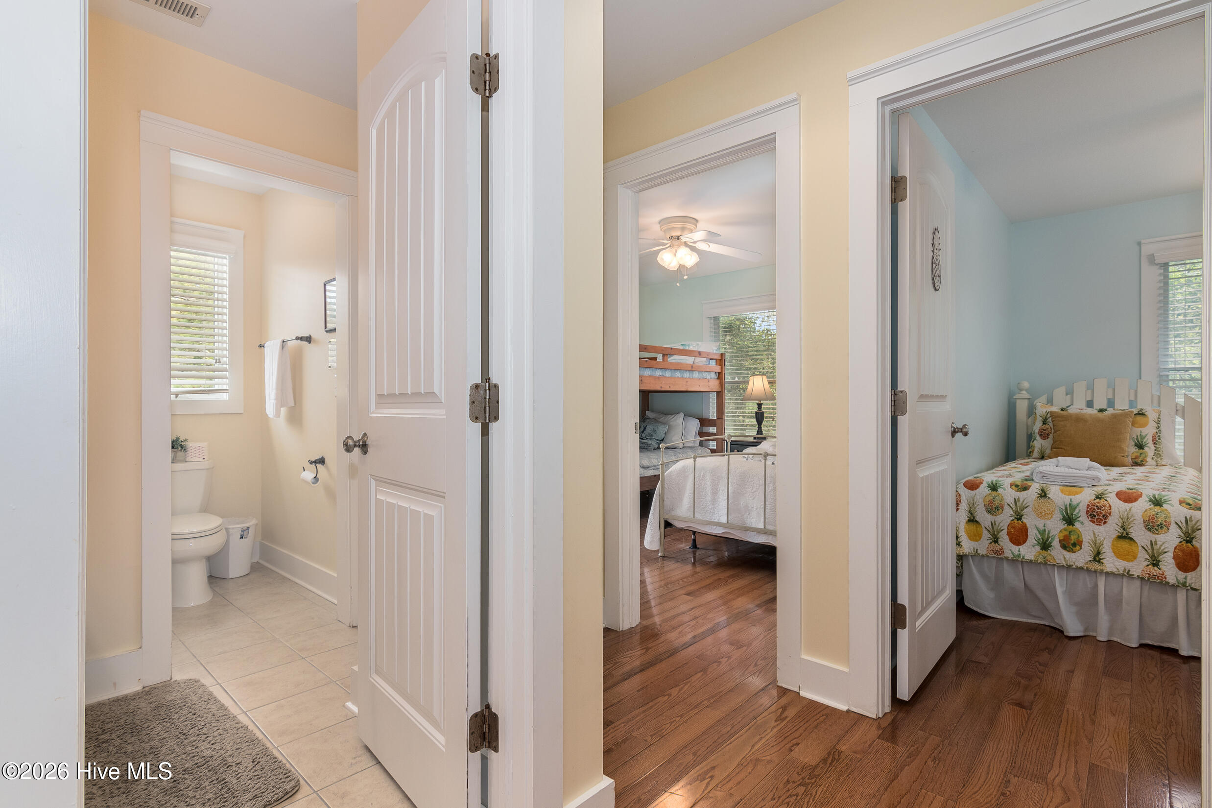 100570305 | Photo 19