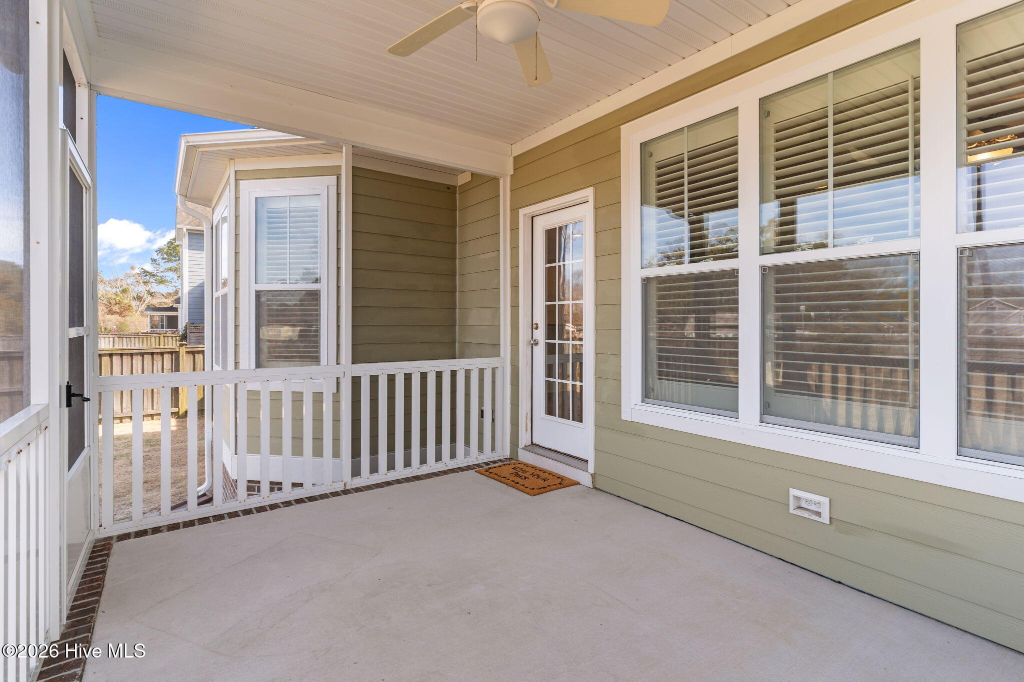 100555692 | Photo 38