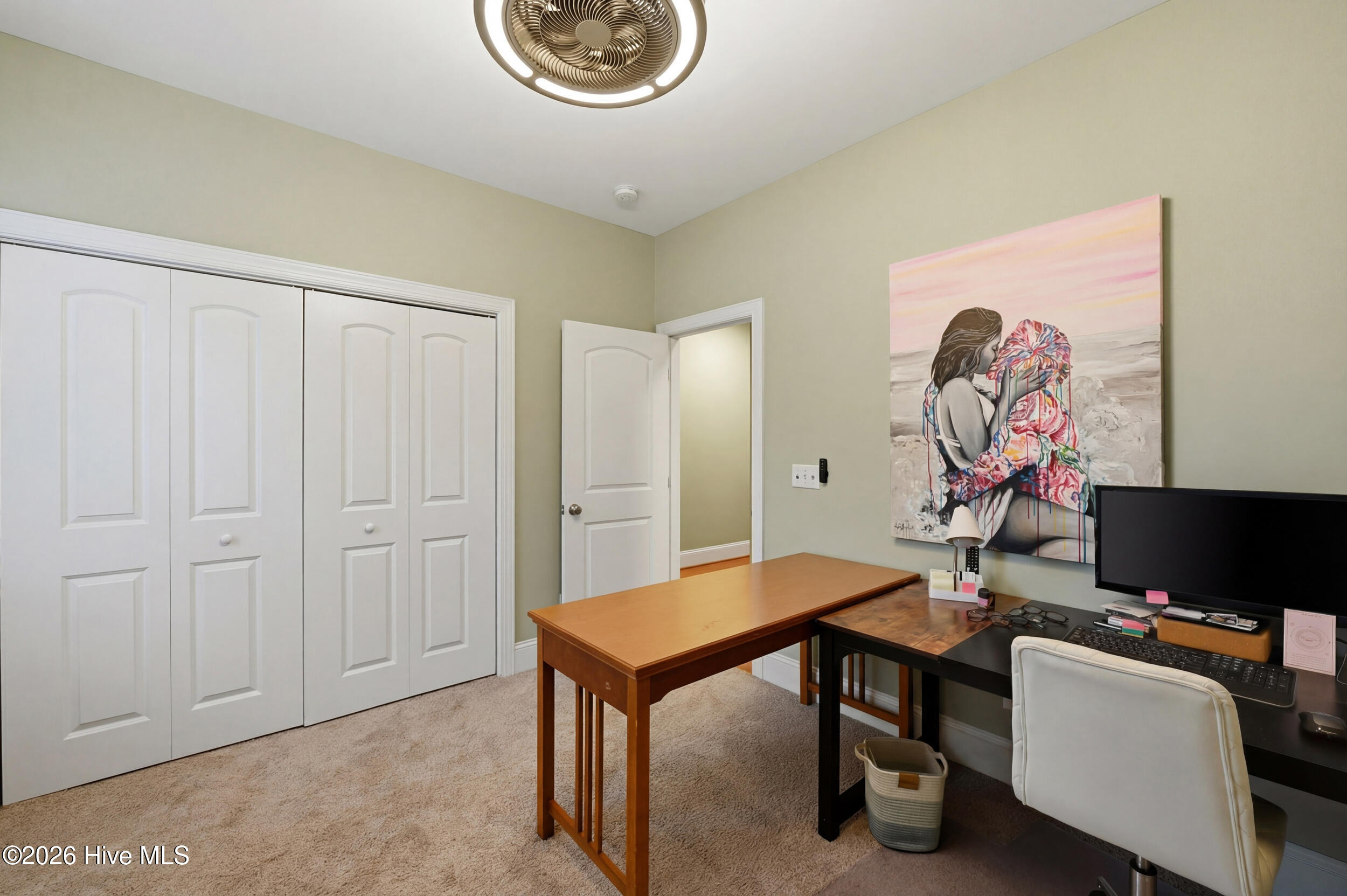 100563166 | Photo 32