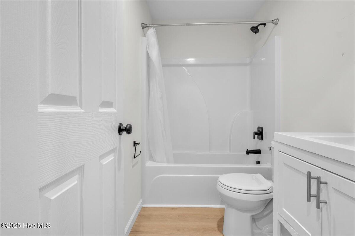 100545408 | Photo 37