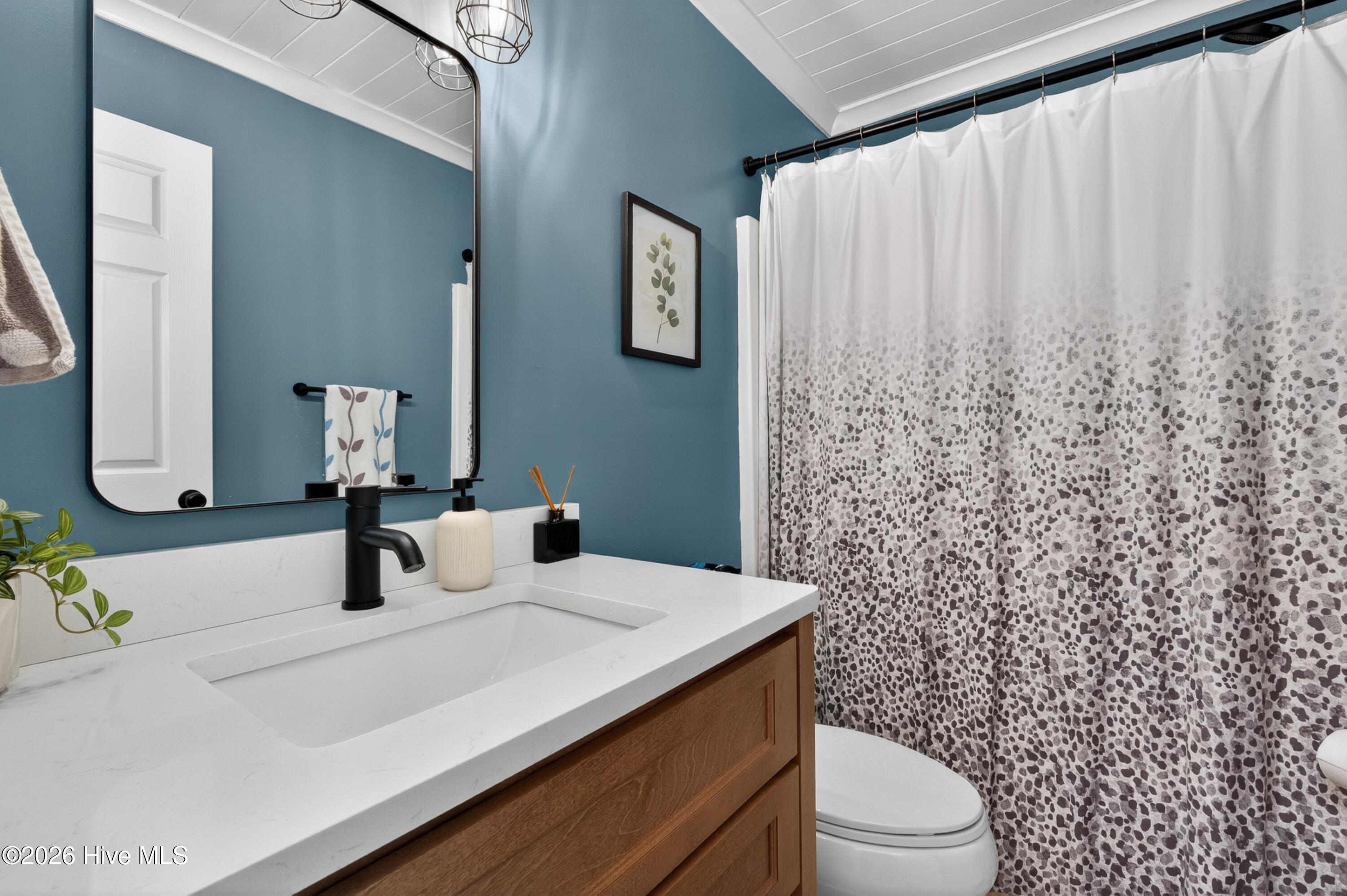 100566584 | Photo 13