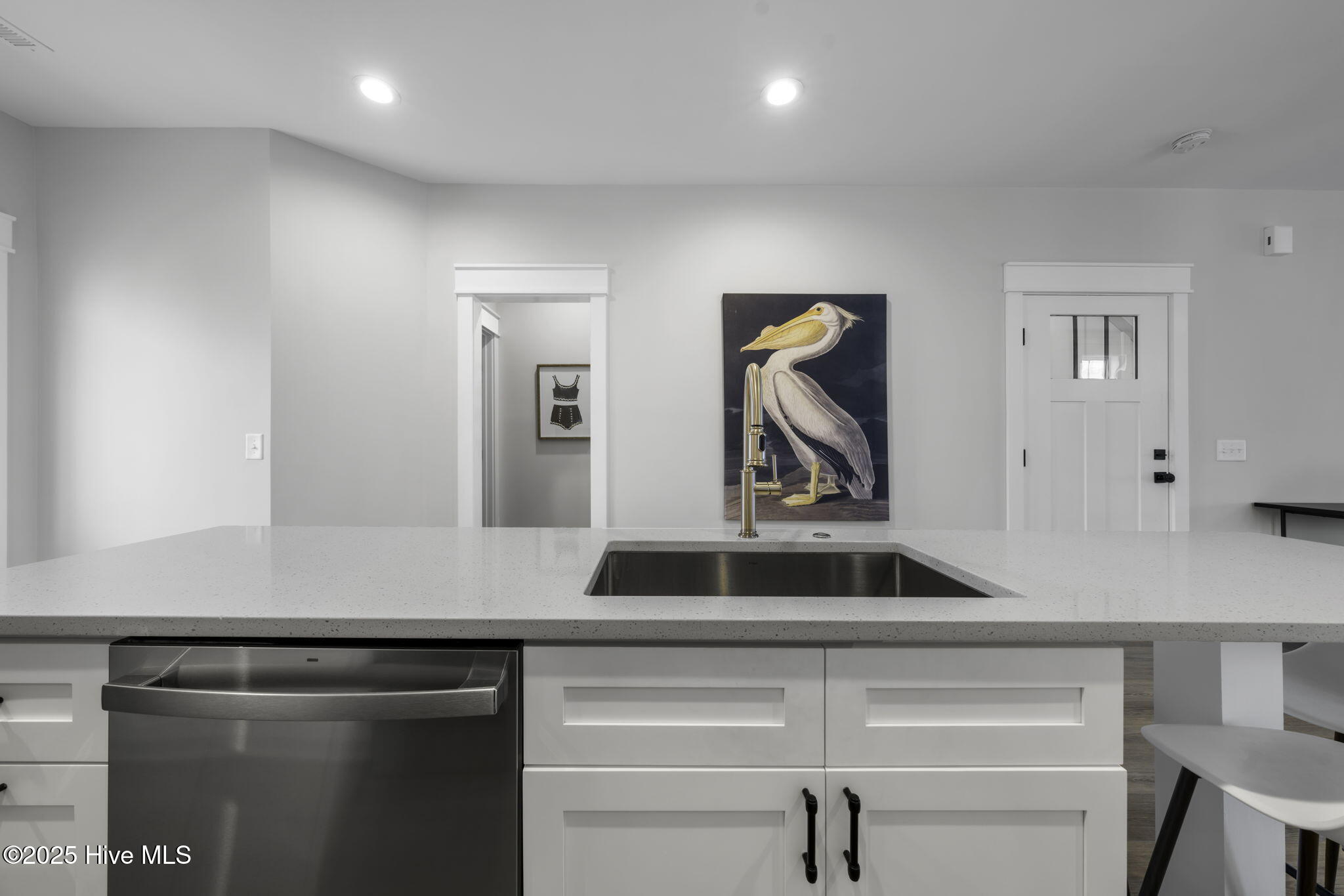 100519689 | Photo 15