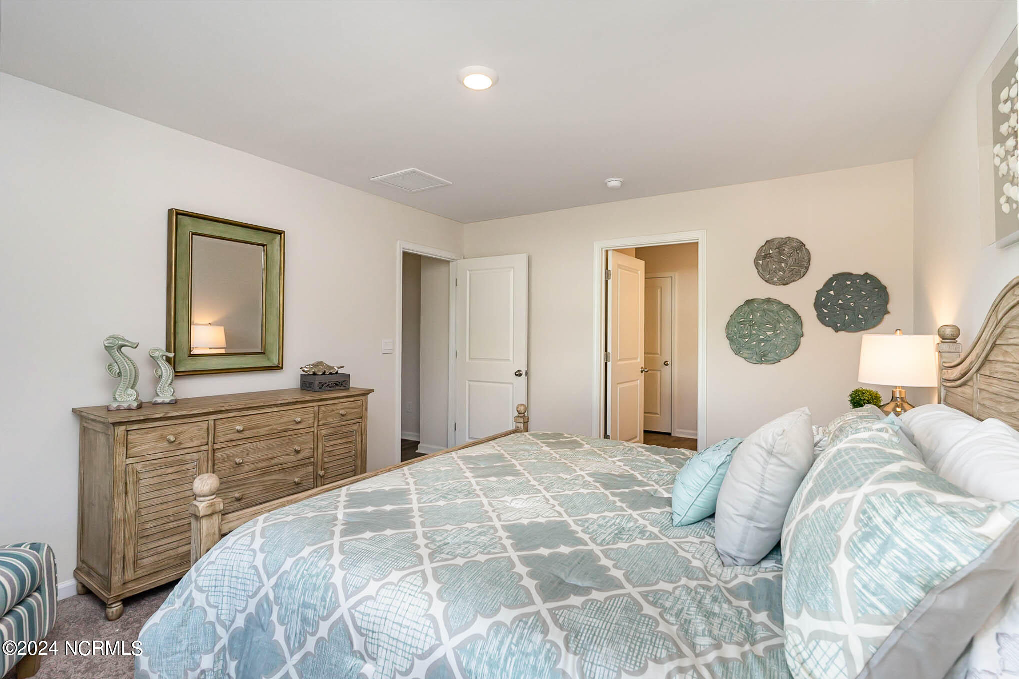 100570162 | Photo 10