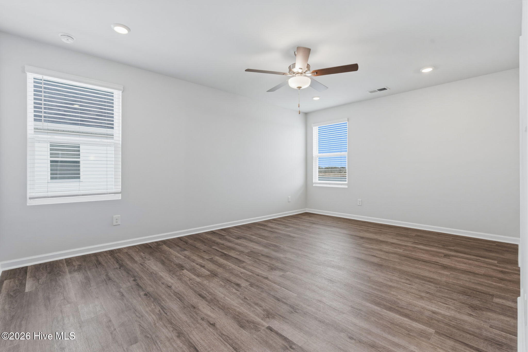 100532613 | Photo 36