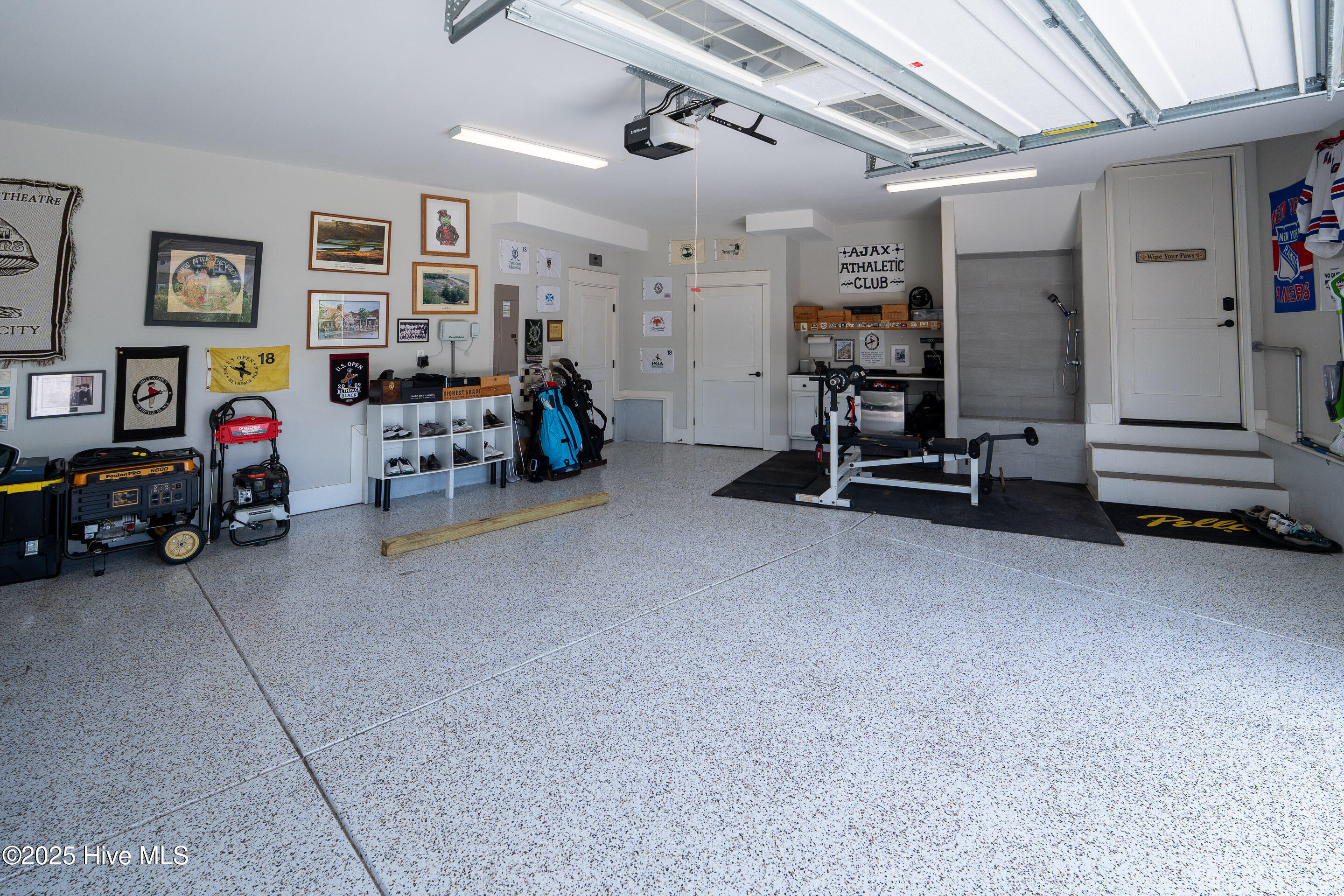 100522679 | Photo 52