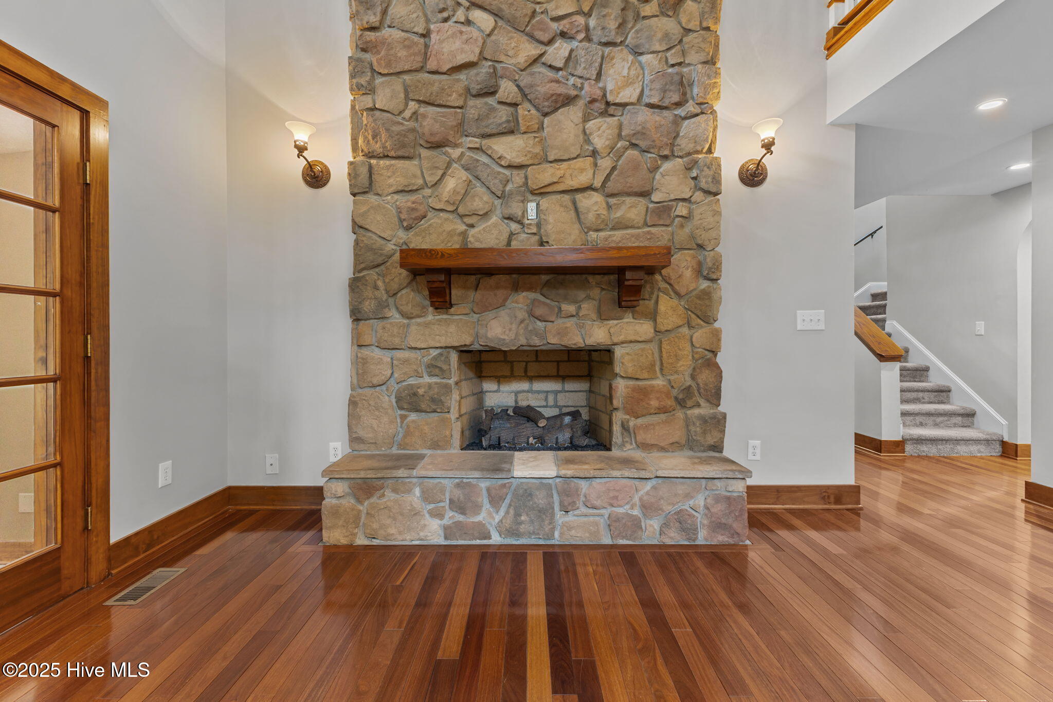 575 S Valley Road
