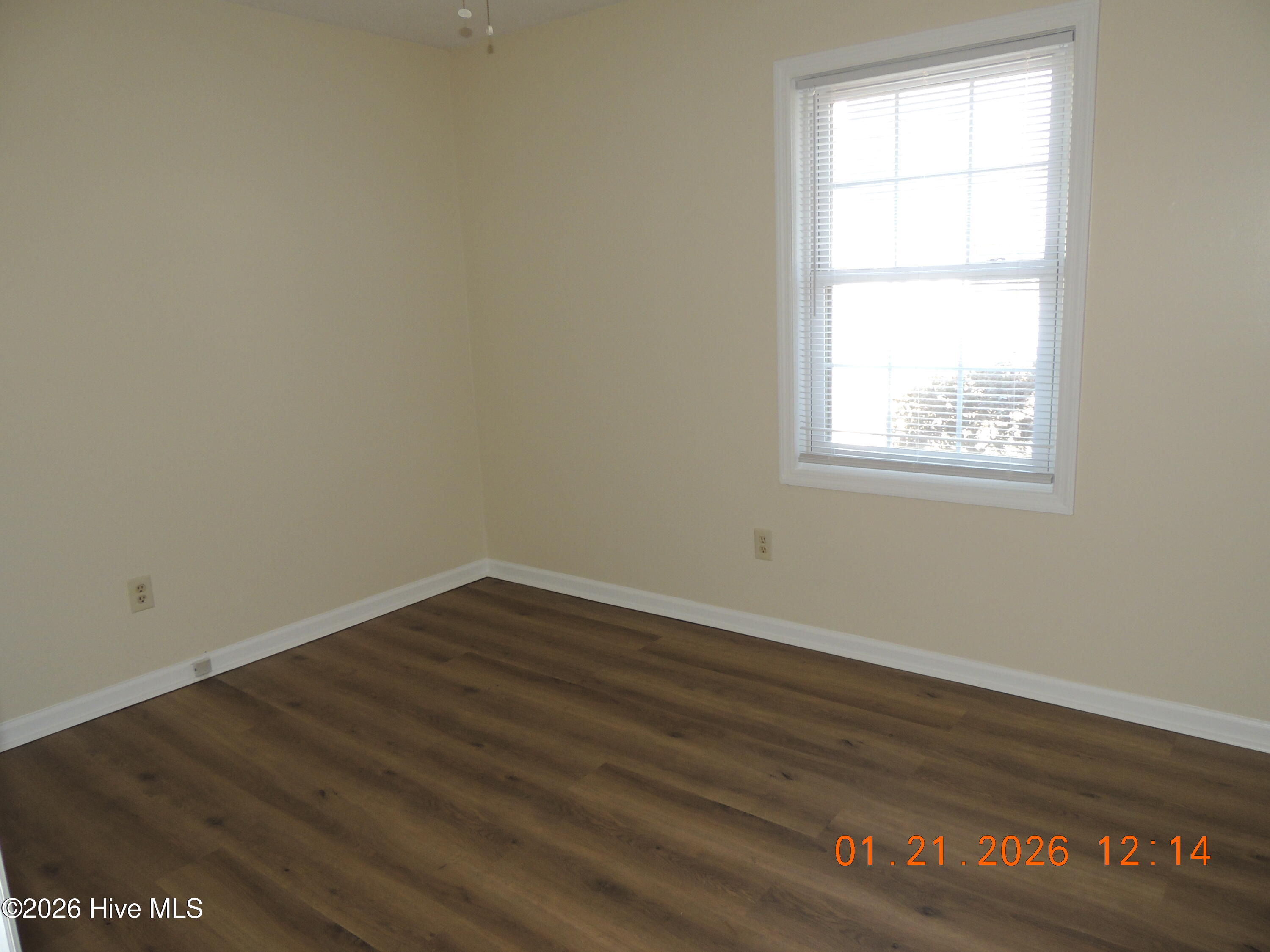 100550432 | Photo 13