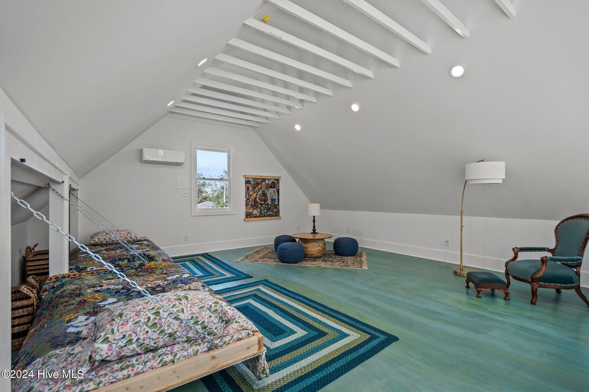 100513232 | Photo 31