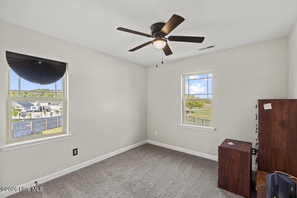 100566297 | Photo 18