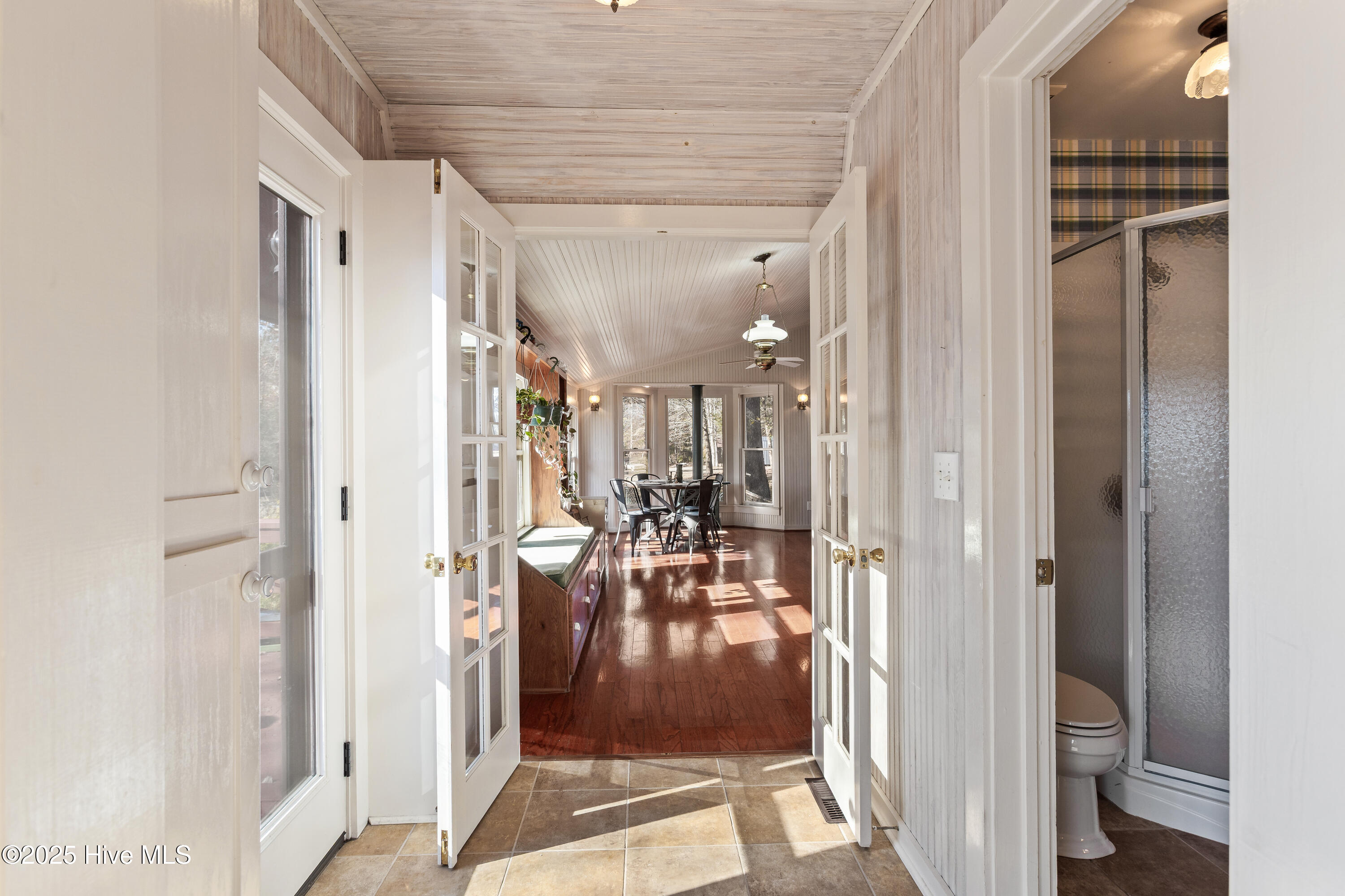 100544846 | Photo 19