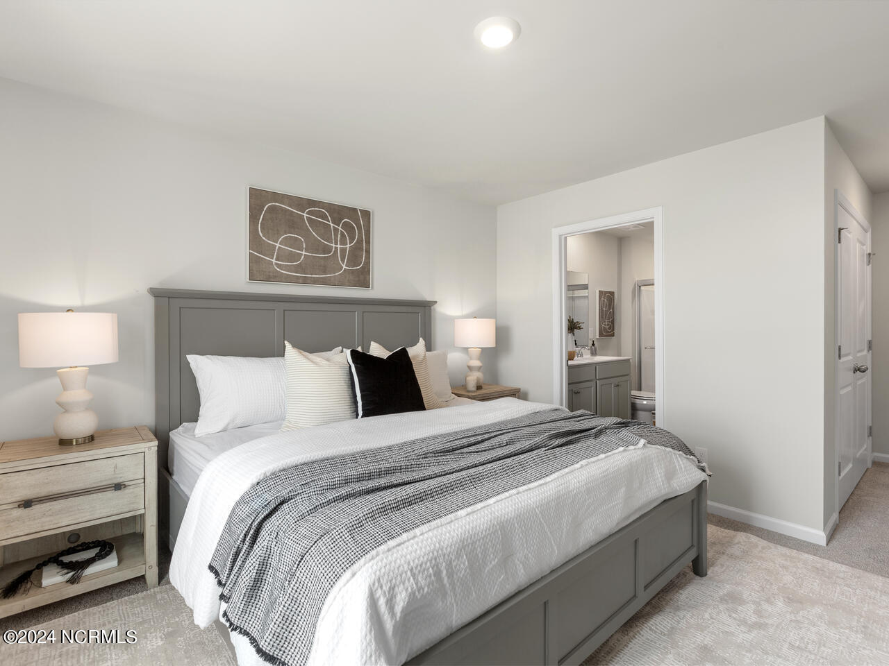 100568243 | Photo 27