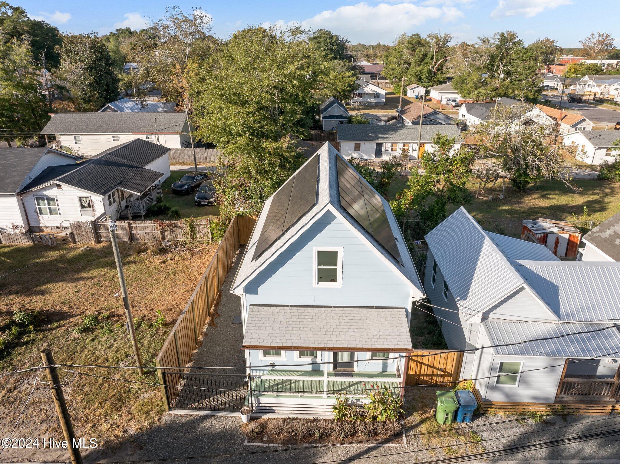 100513232 | Photo 44