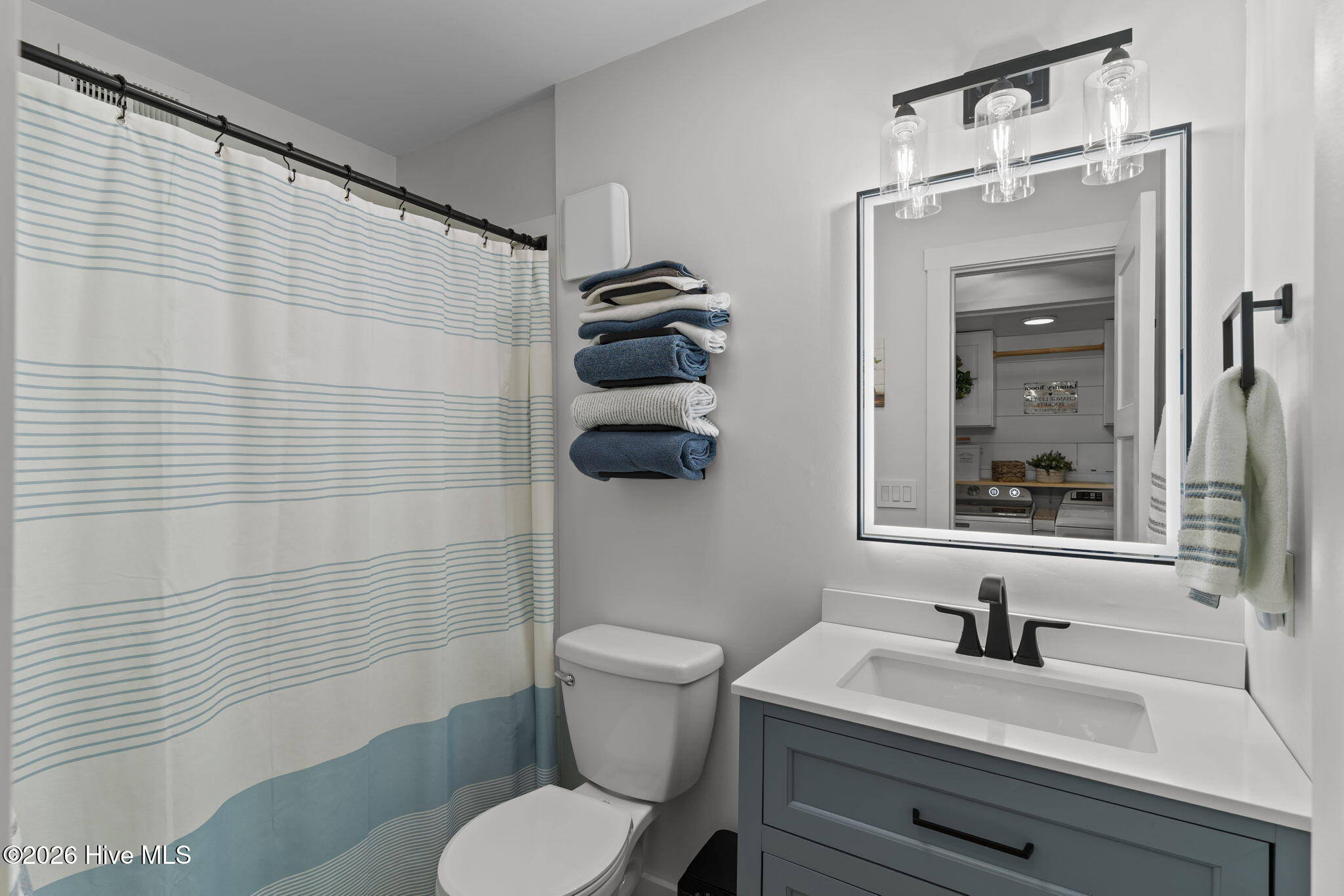 100548962 | Photo 27