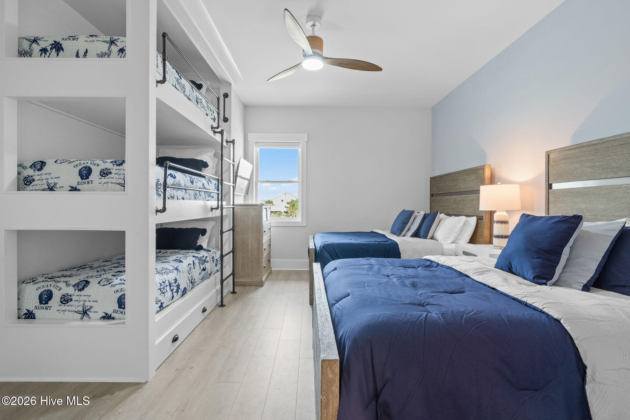 100559556 | Photo 25