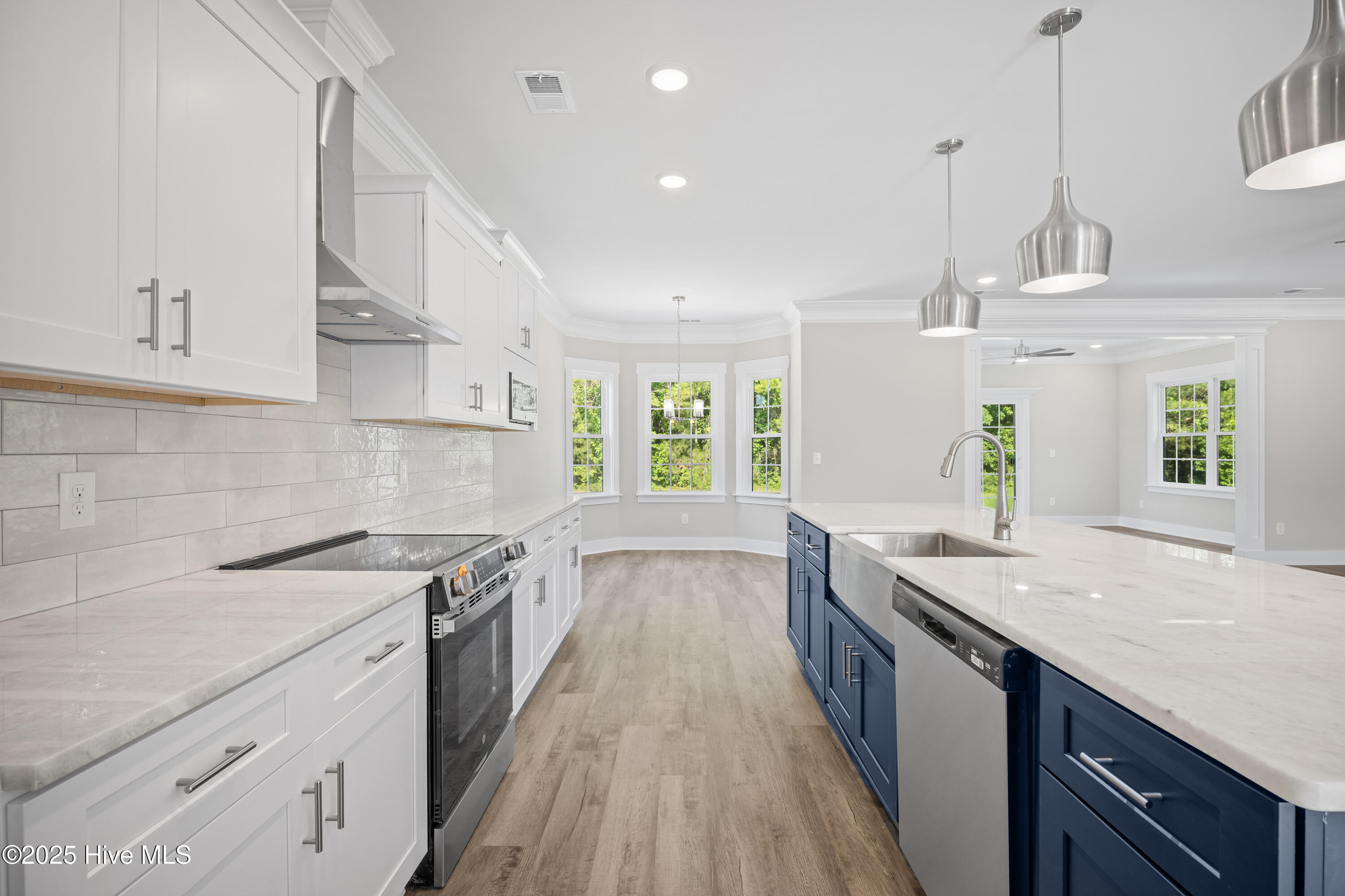 100472156 | Photo 16