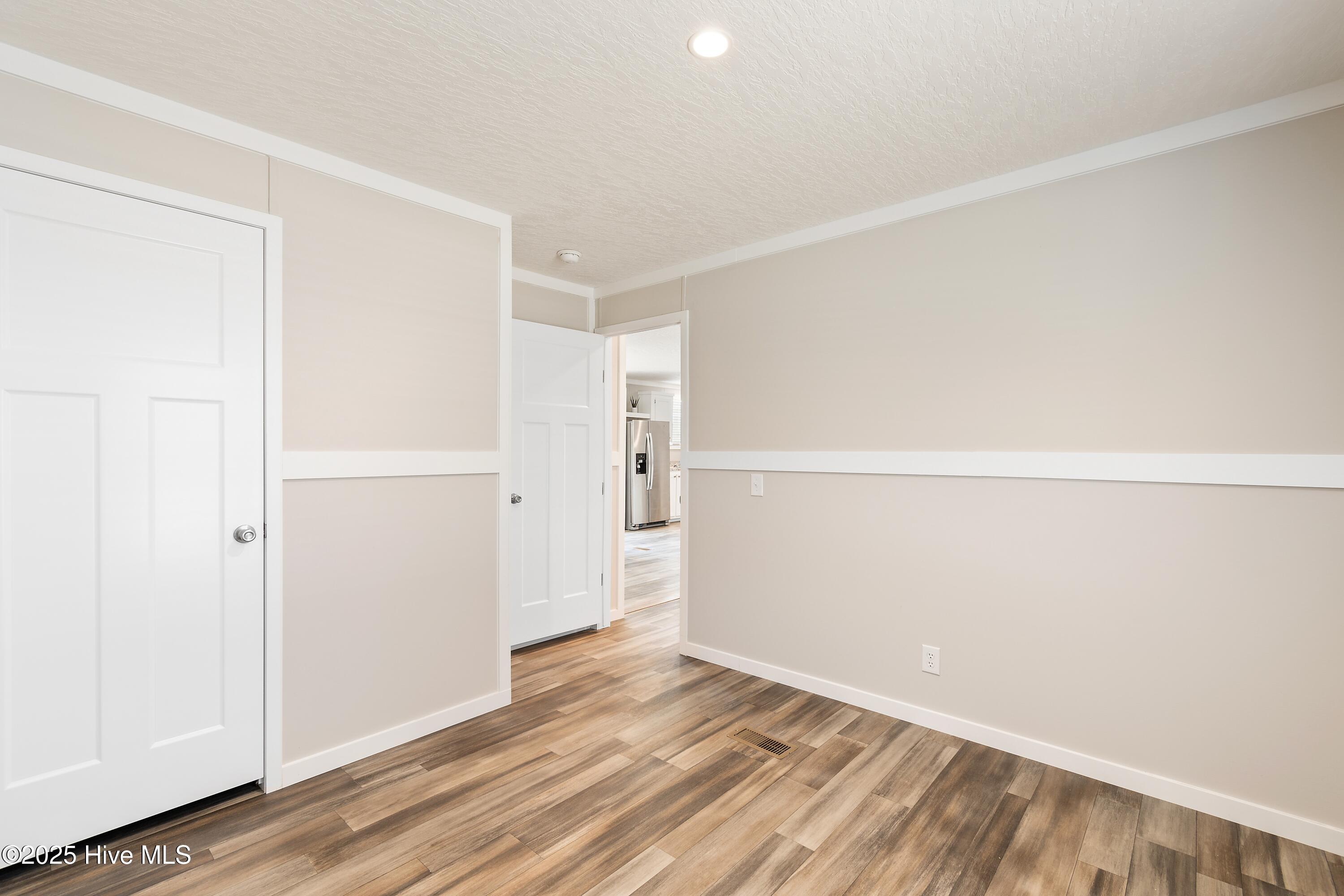 100523771 | Photo 25