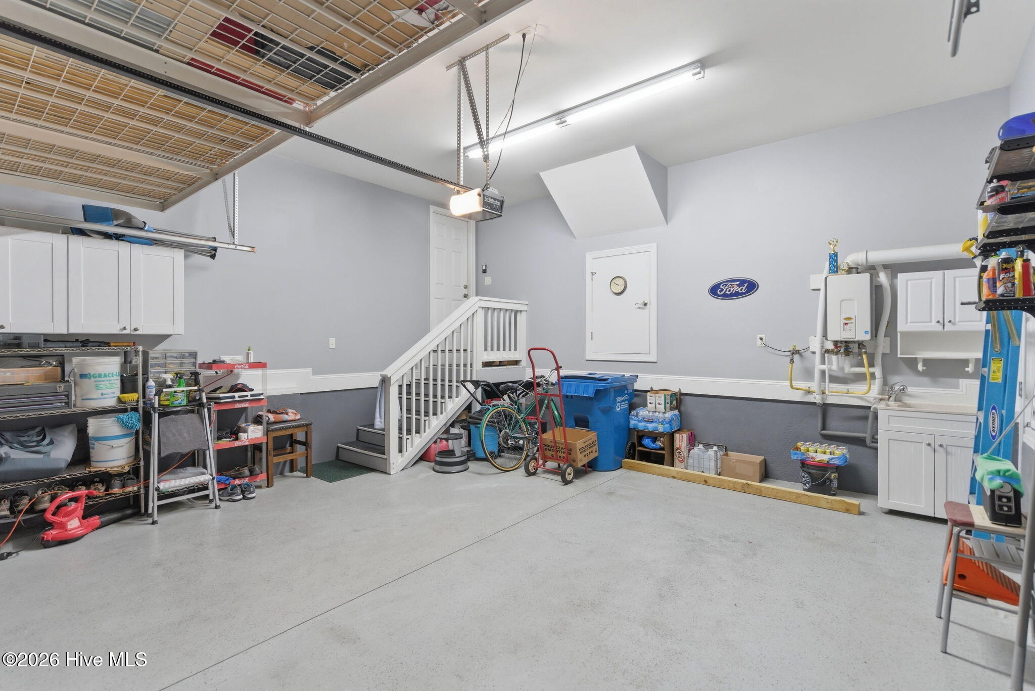 100569410 | Photo 49