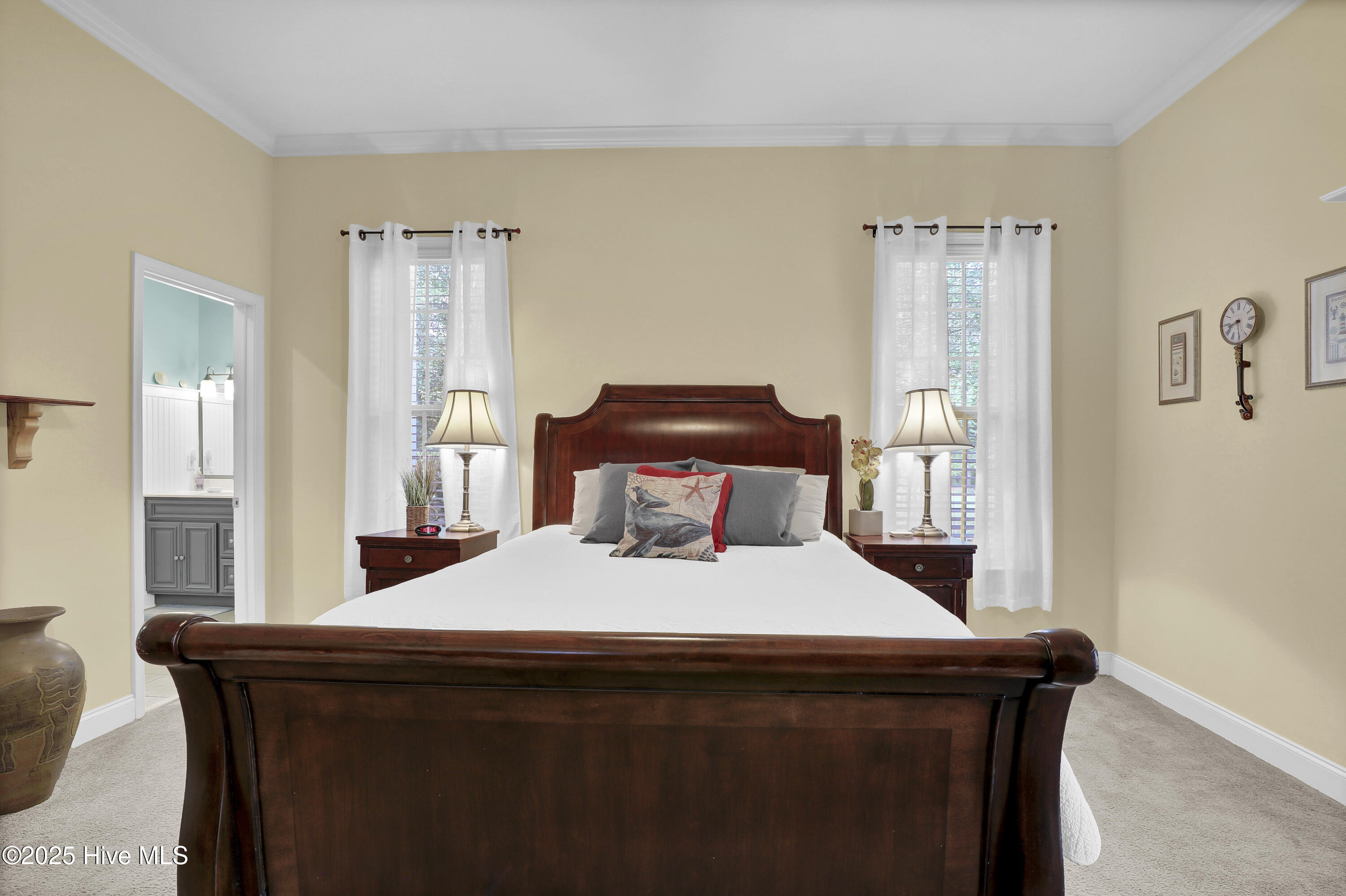 100532986 | Photo 22