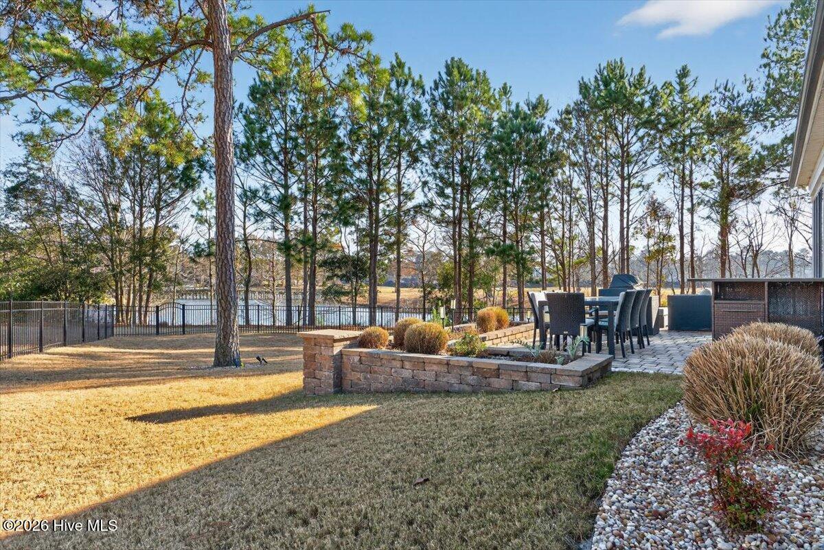 100548349 | Photo 63