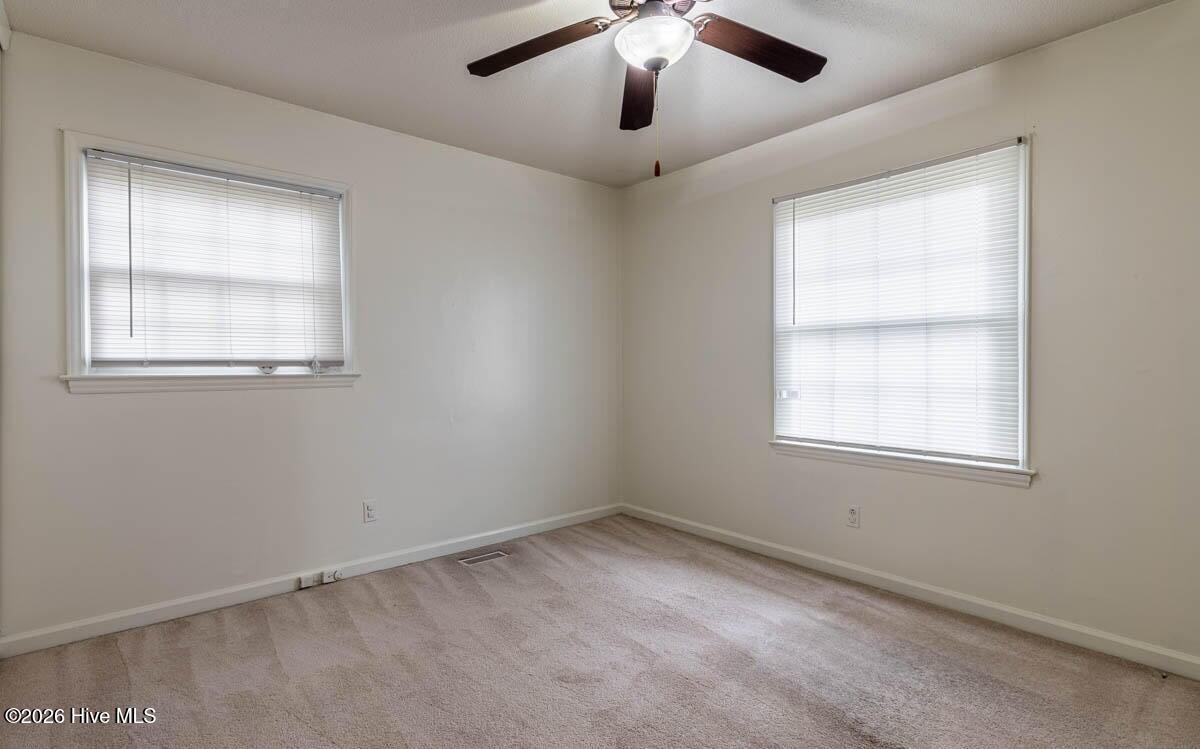 100549200 | Photo 13