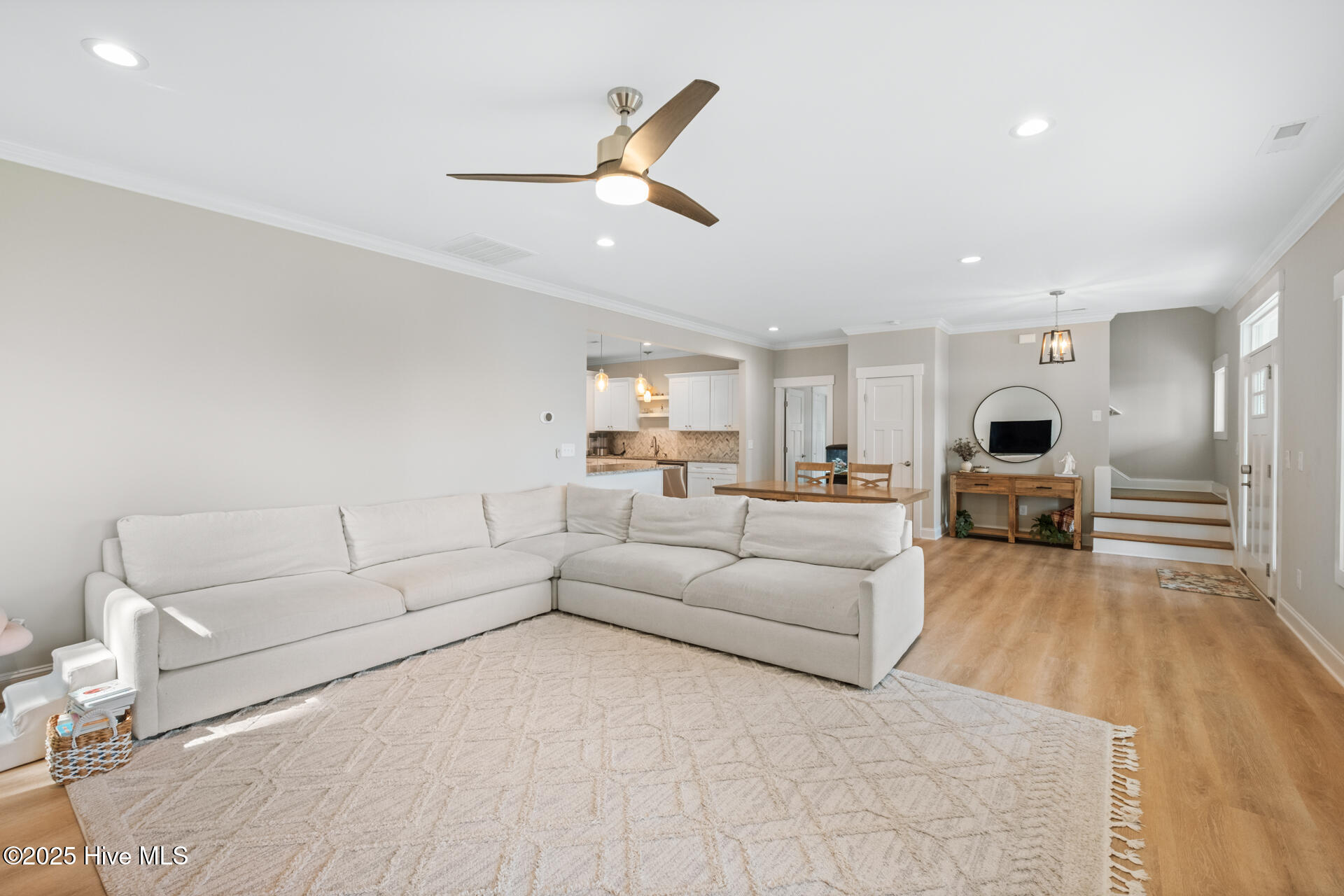 100554078 | Photo 15