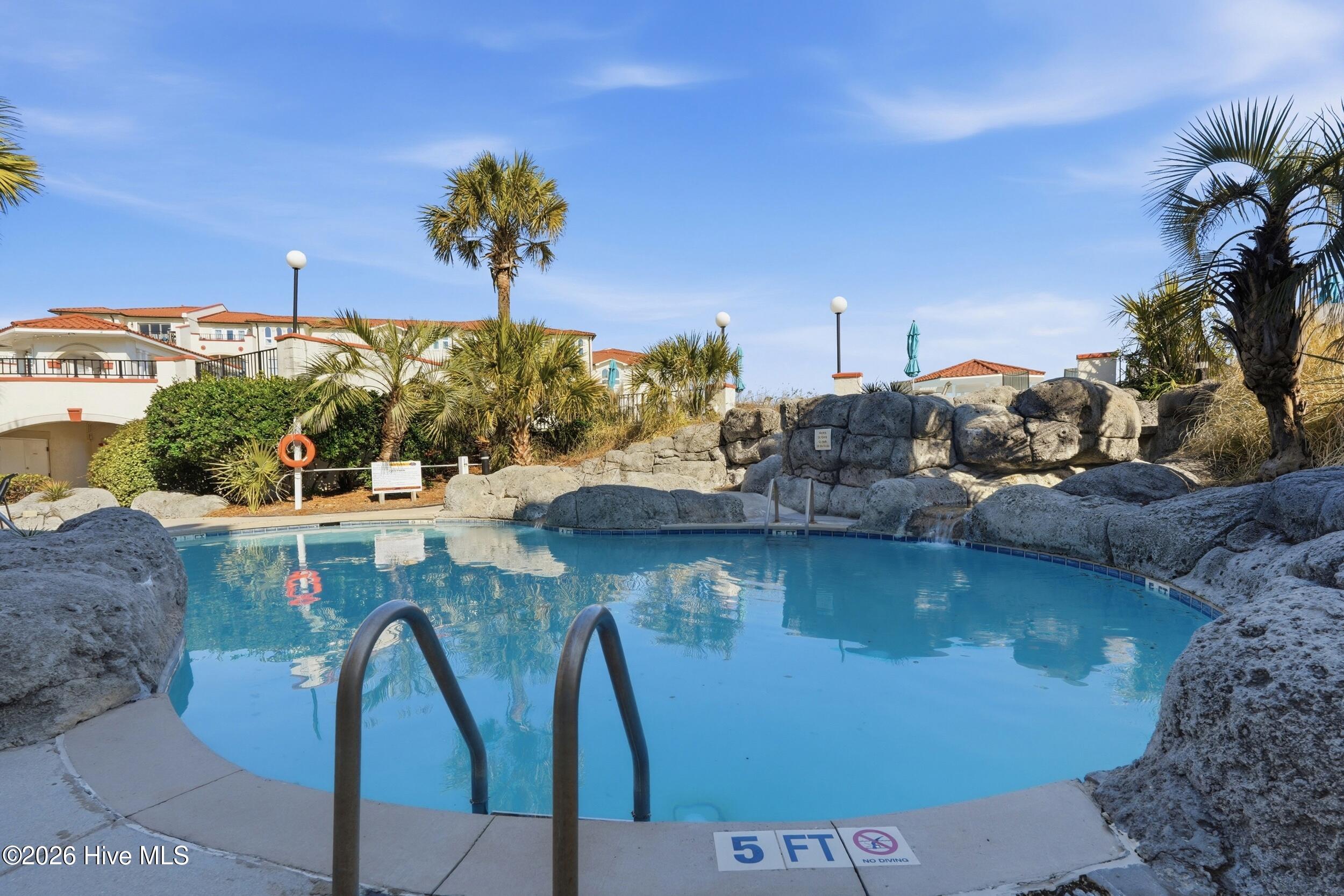 100560519 | Photo 52