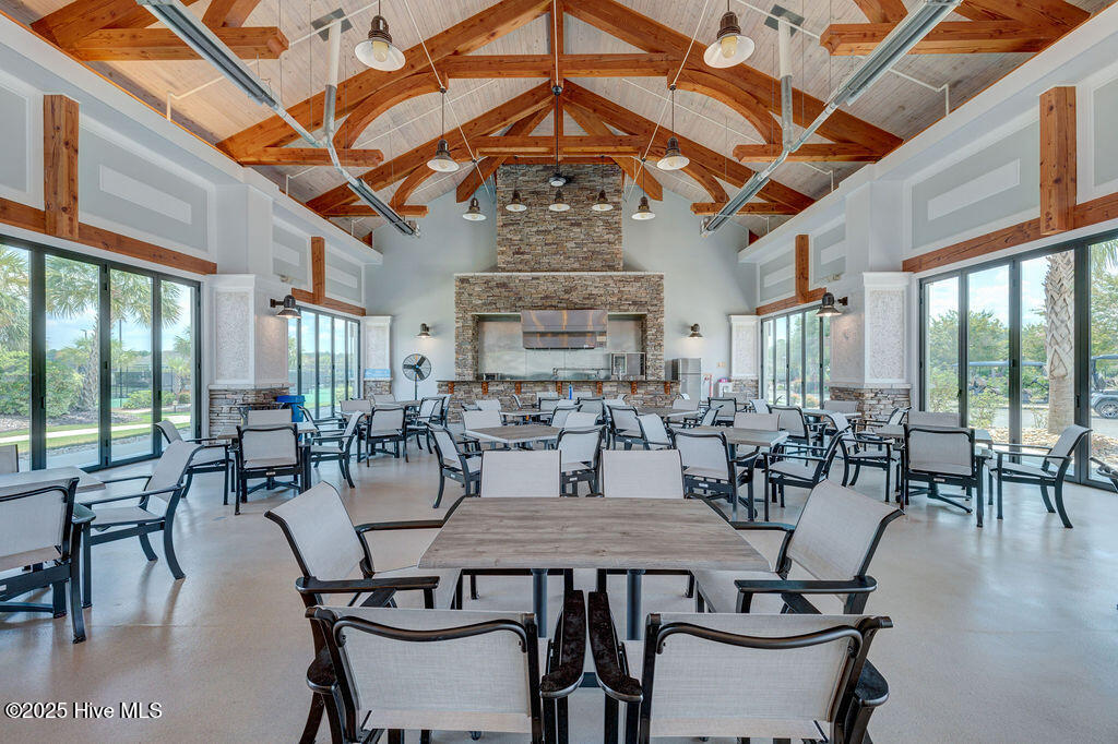 100529139 | Photo 83