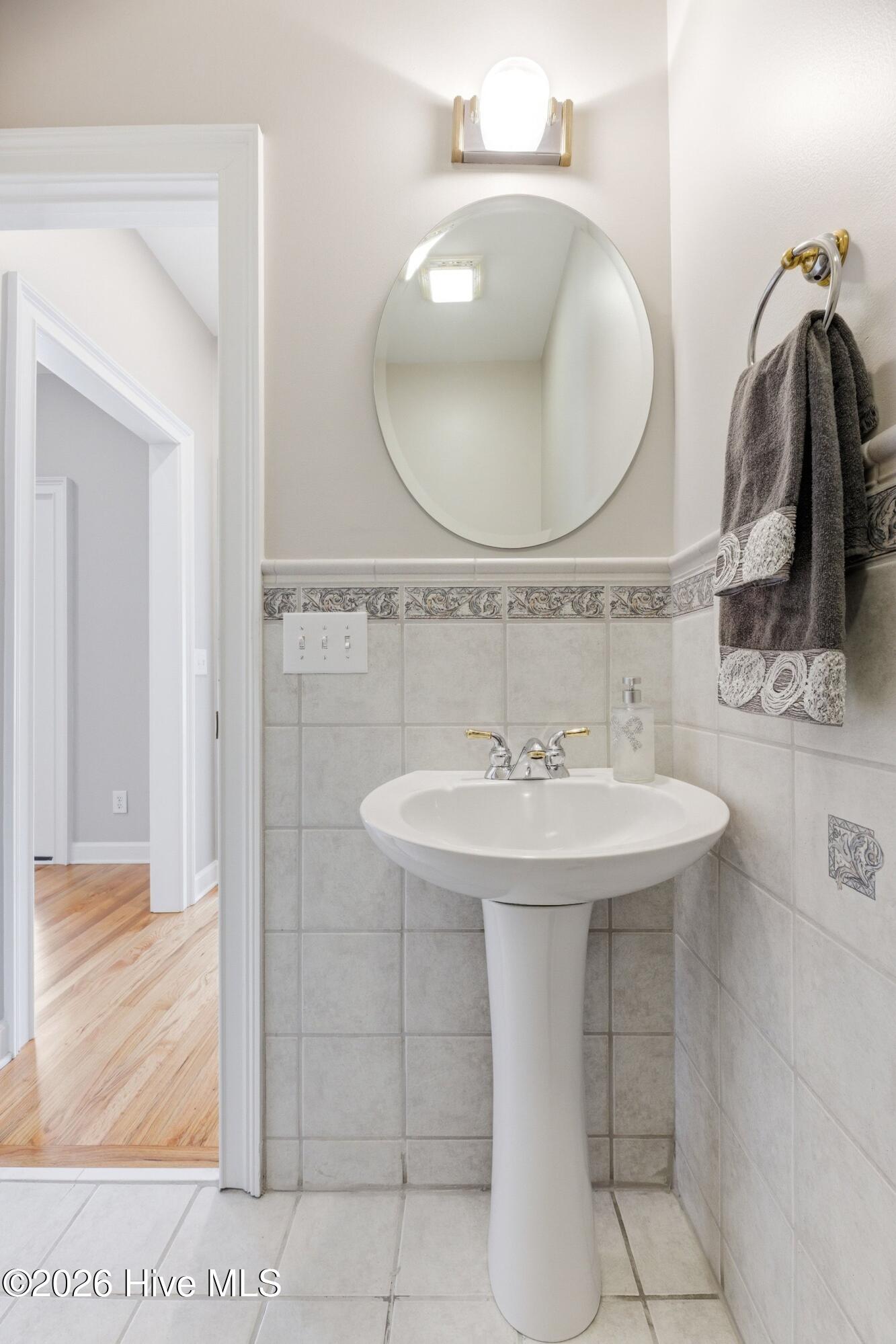 100563344 | Photo 36