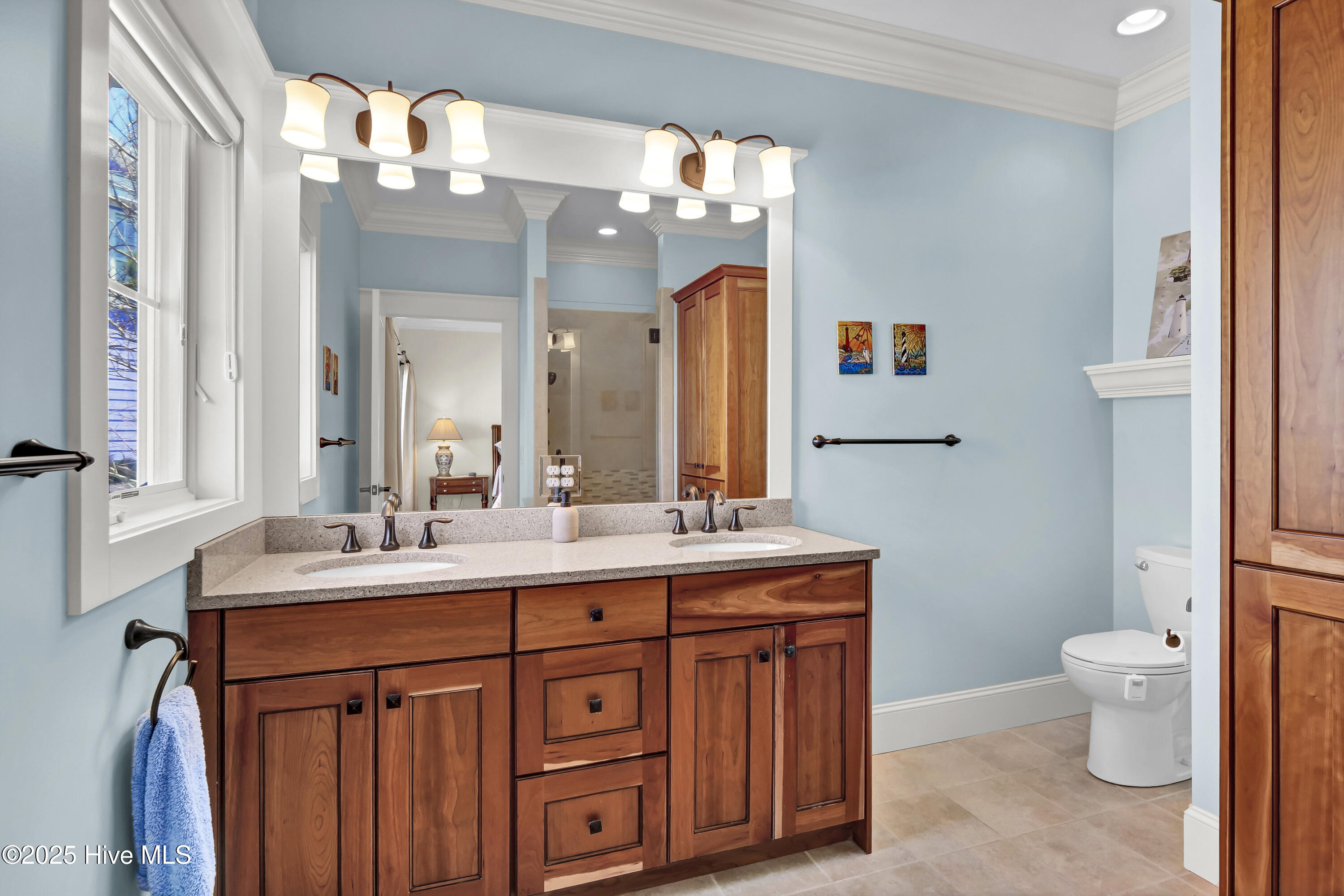 100553290 | Photo 14