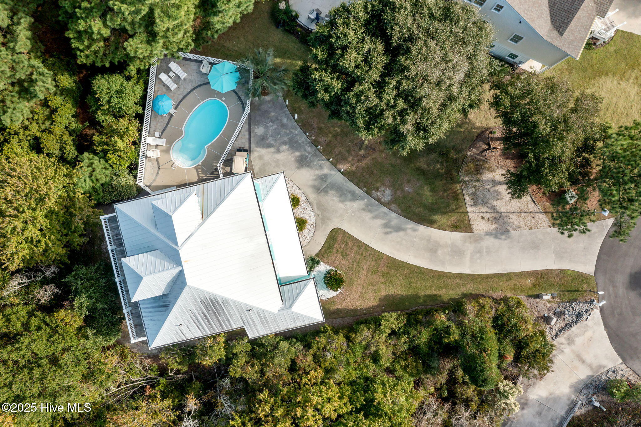 Homes for sale in Emerald Isle, NC | 9902 Colonel Hanson Ct, Emerald Isle, NC 28594 | MLS# 100541168