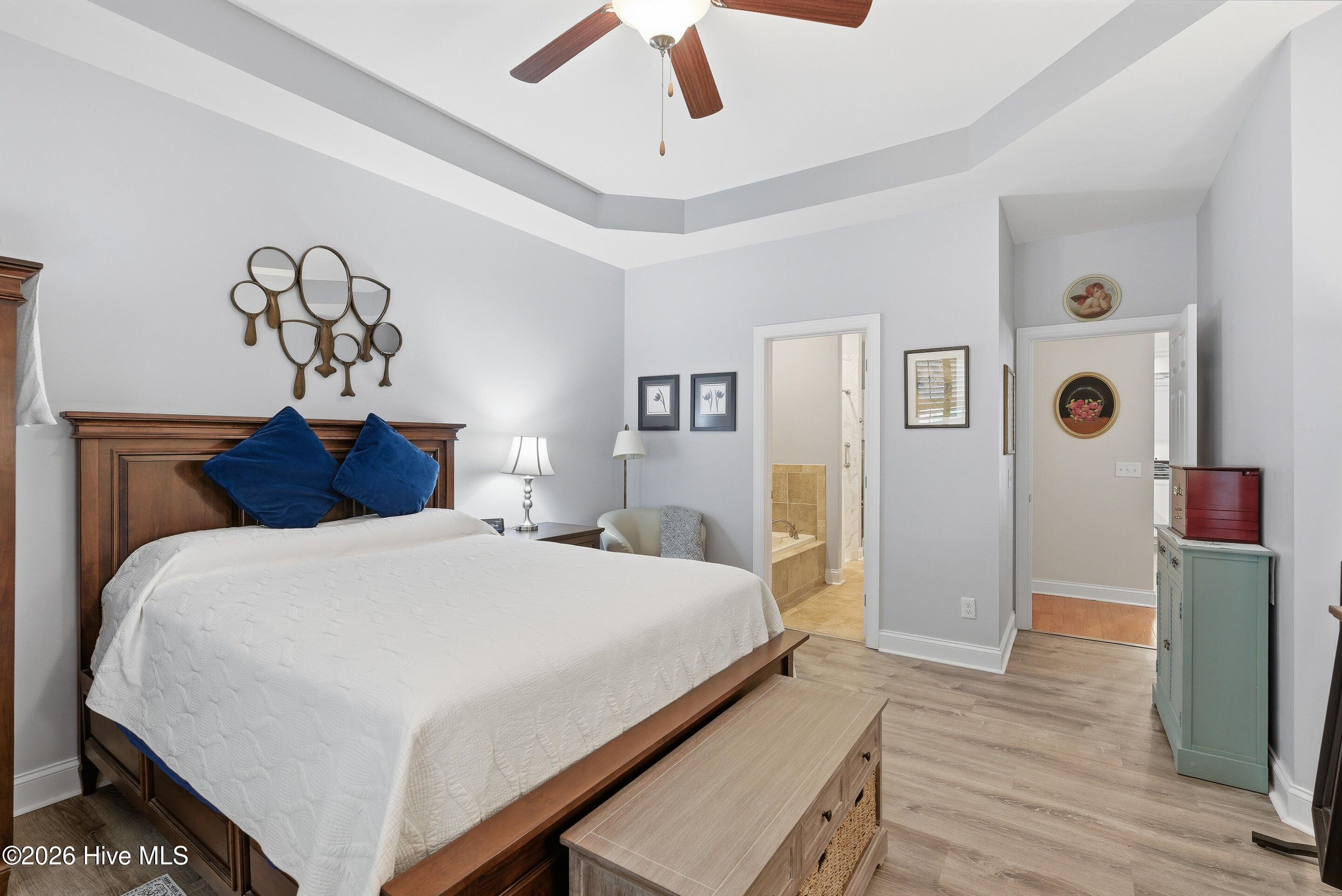 100566740 | Photo 23