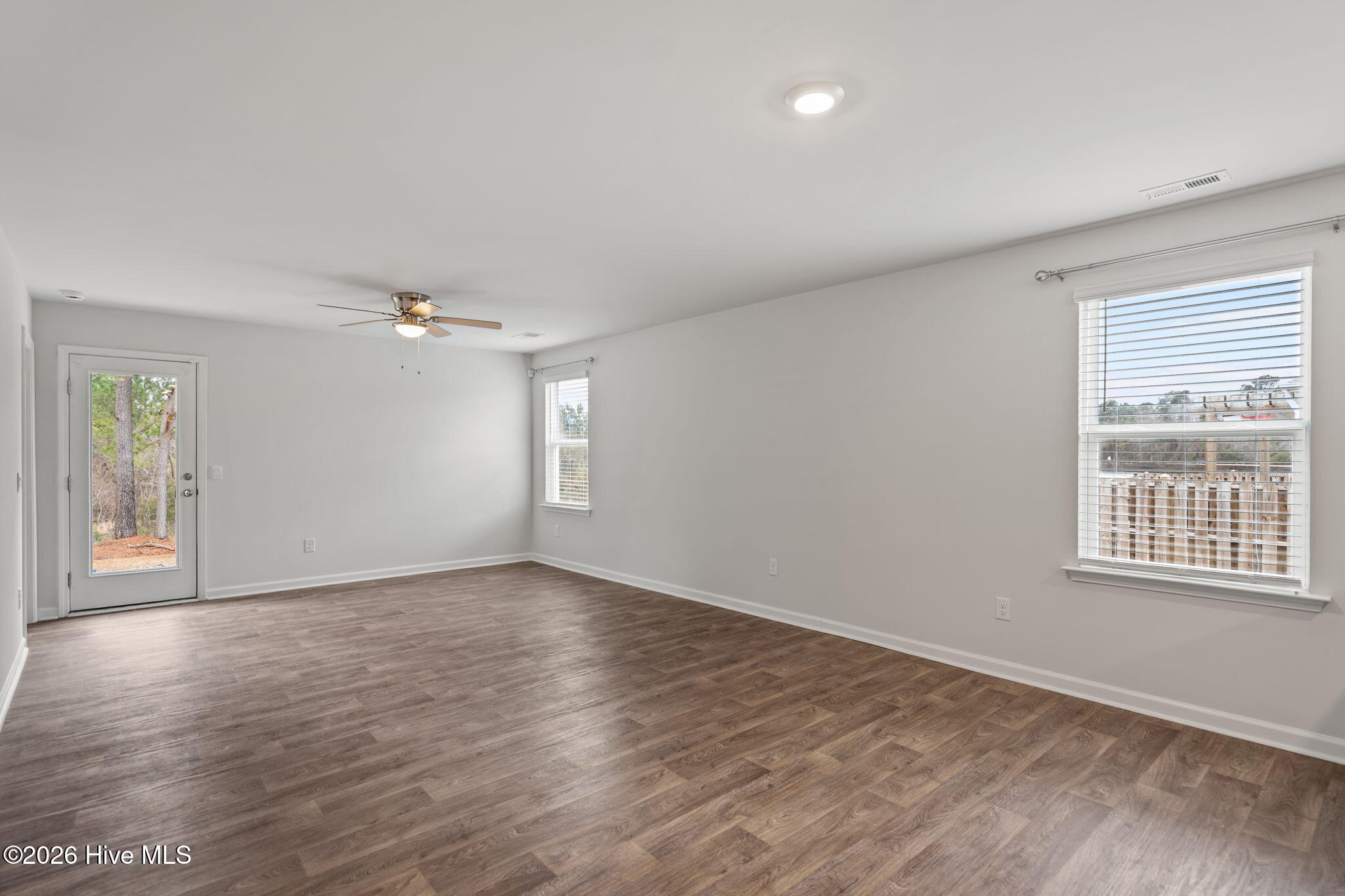 100555354 | Photo 36