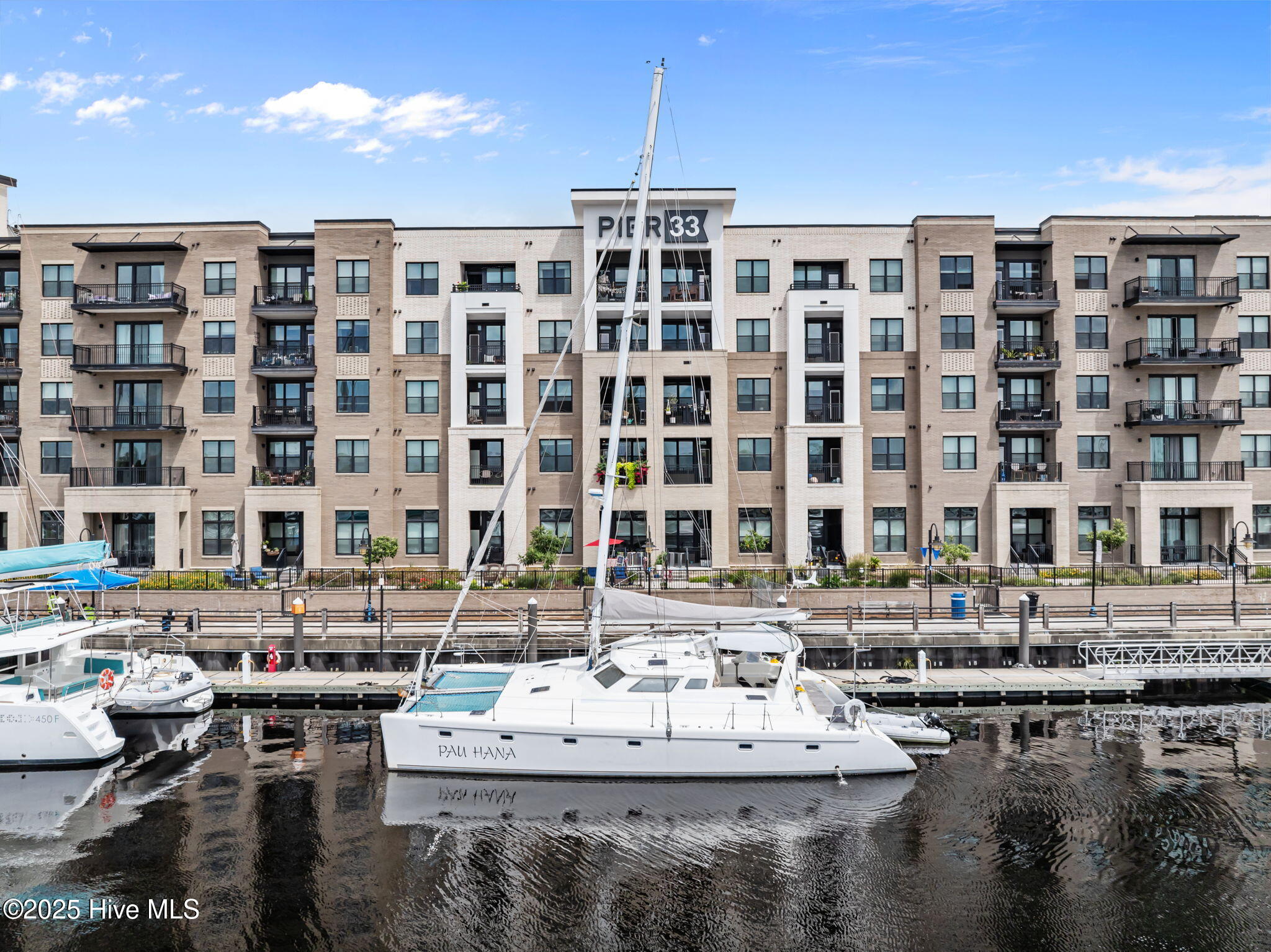 100528560 | Photo 15