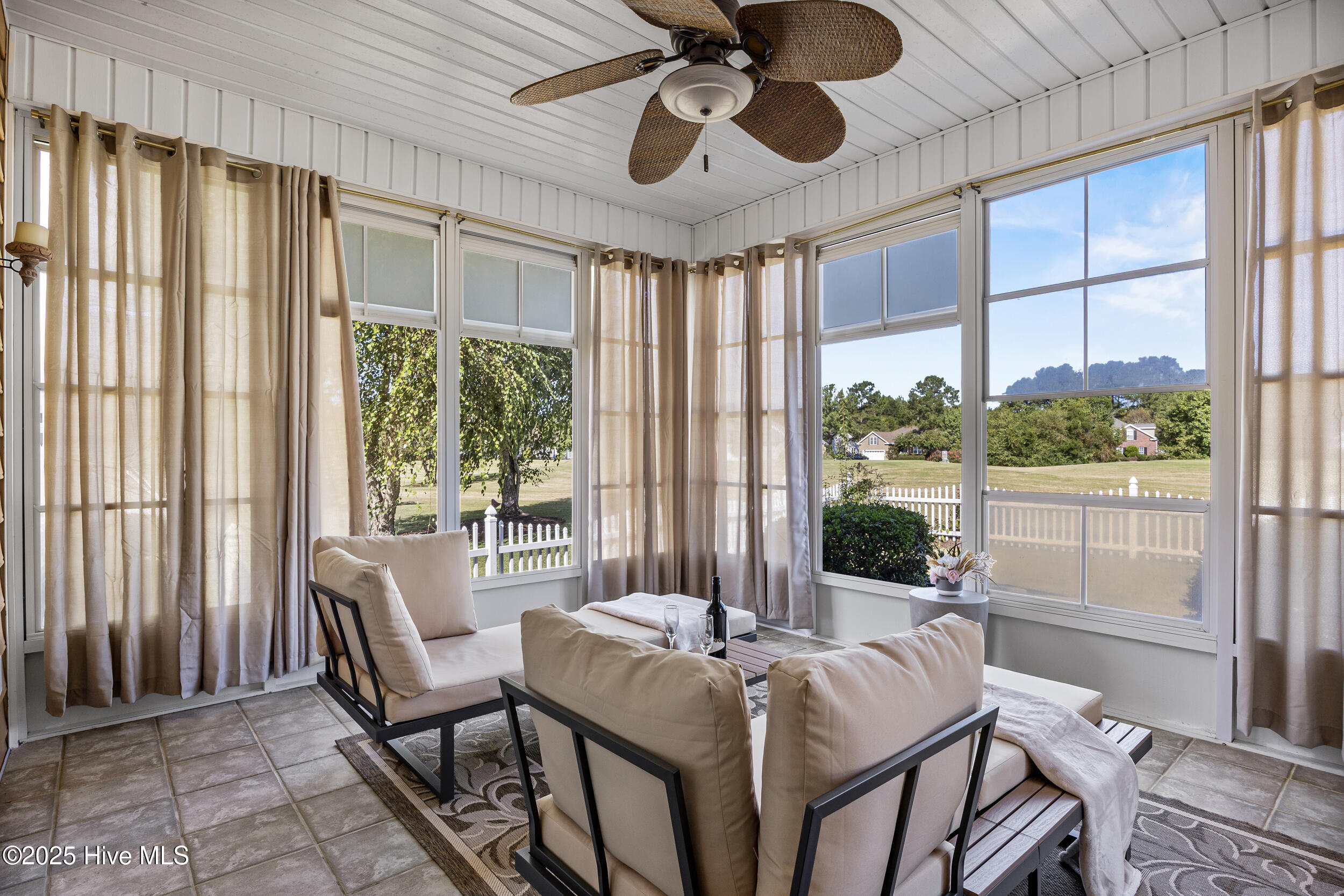 100547919 | Photo 65