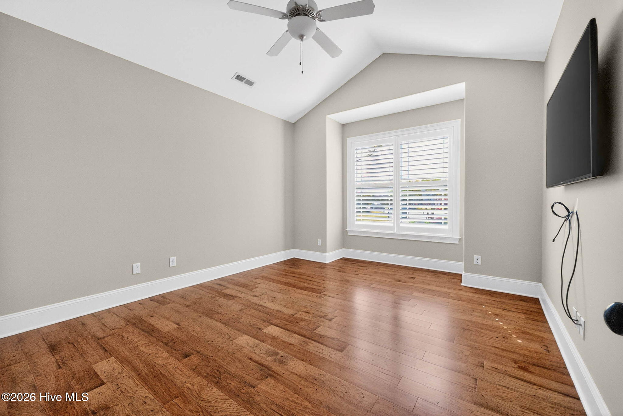 100567612 | Photo 31