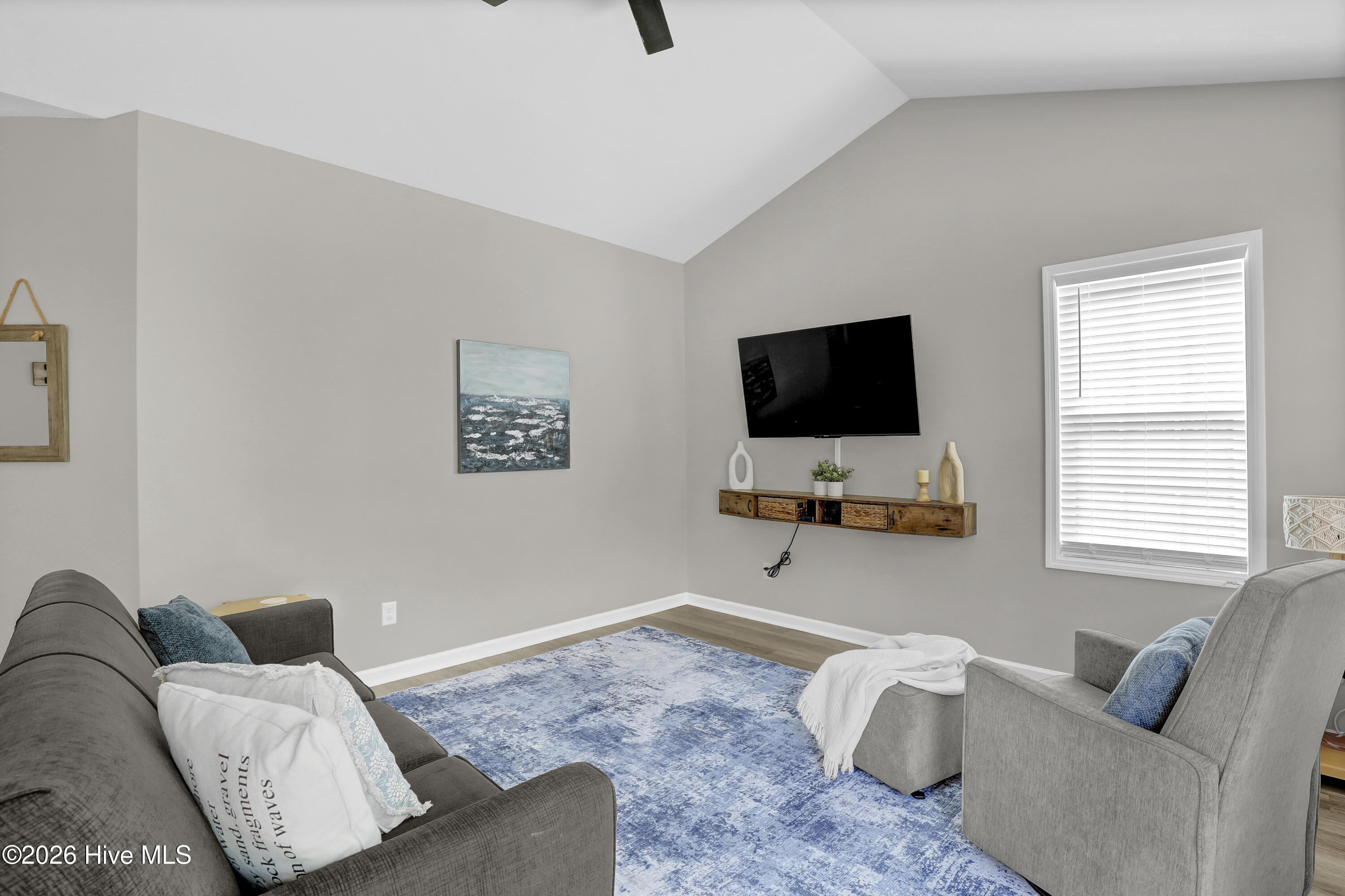 100556544 | Photo 11