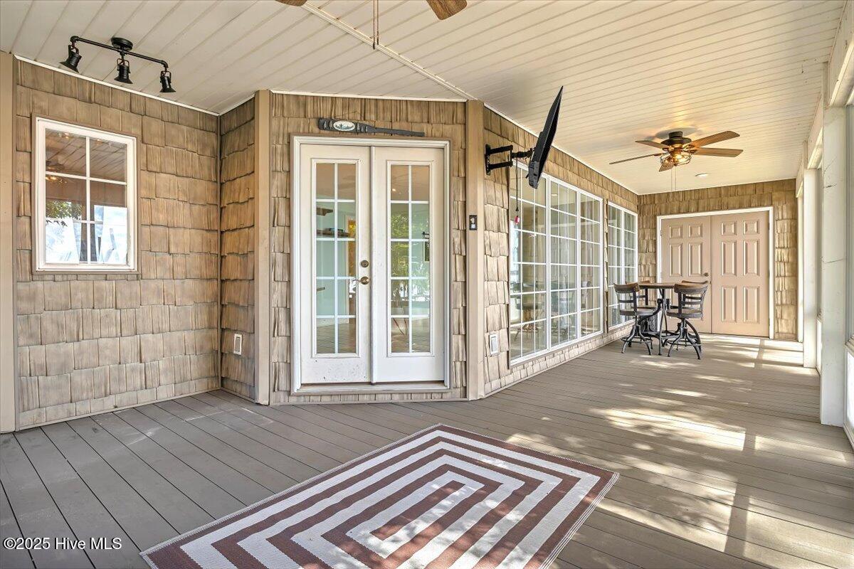 100536195 | Photo 37