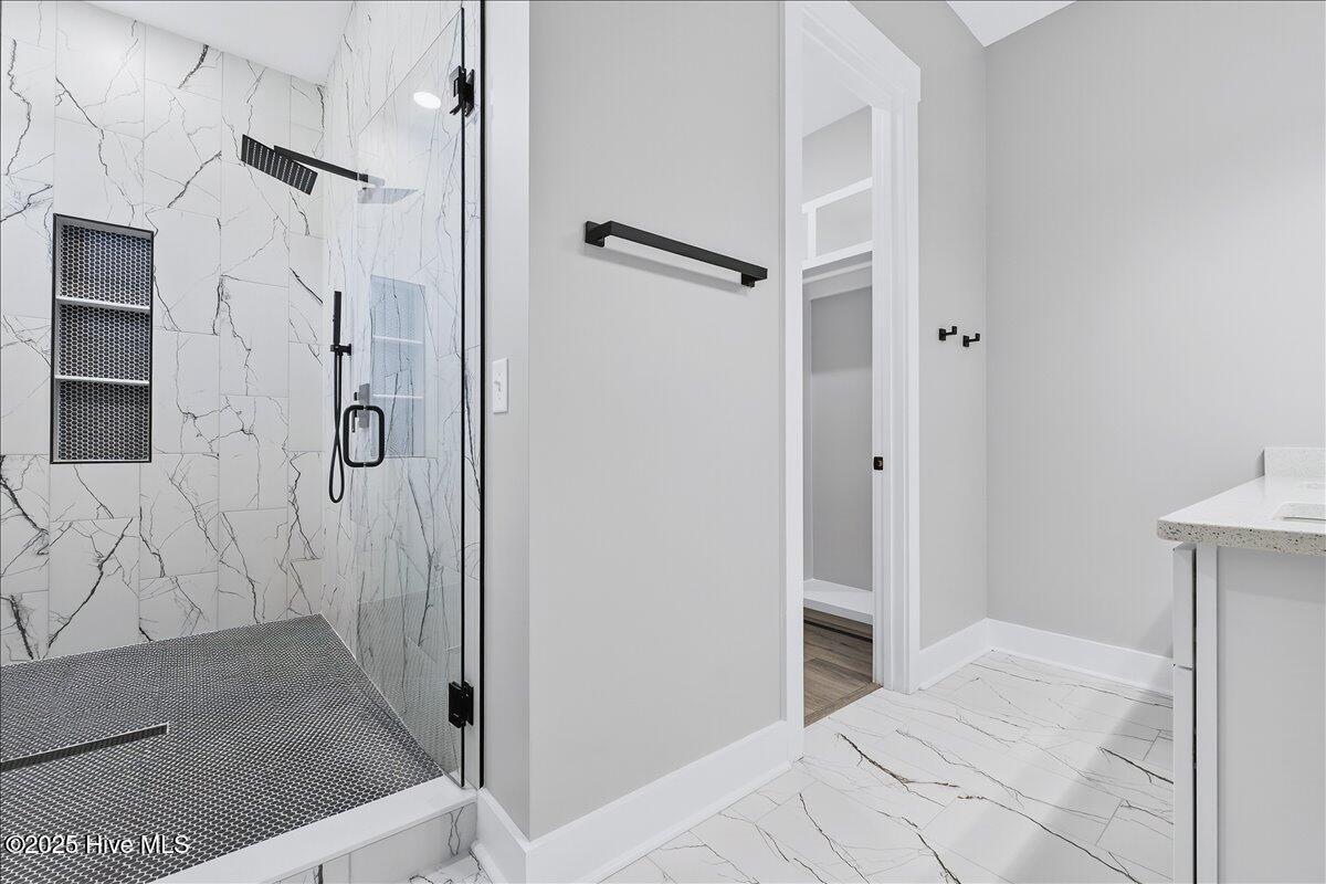 100541548 | Photo 34