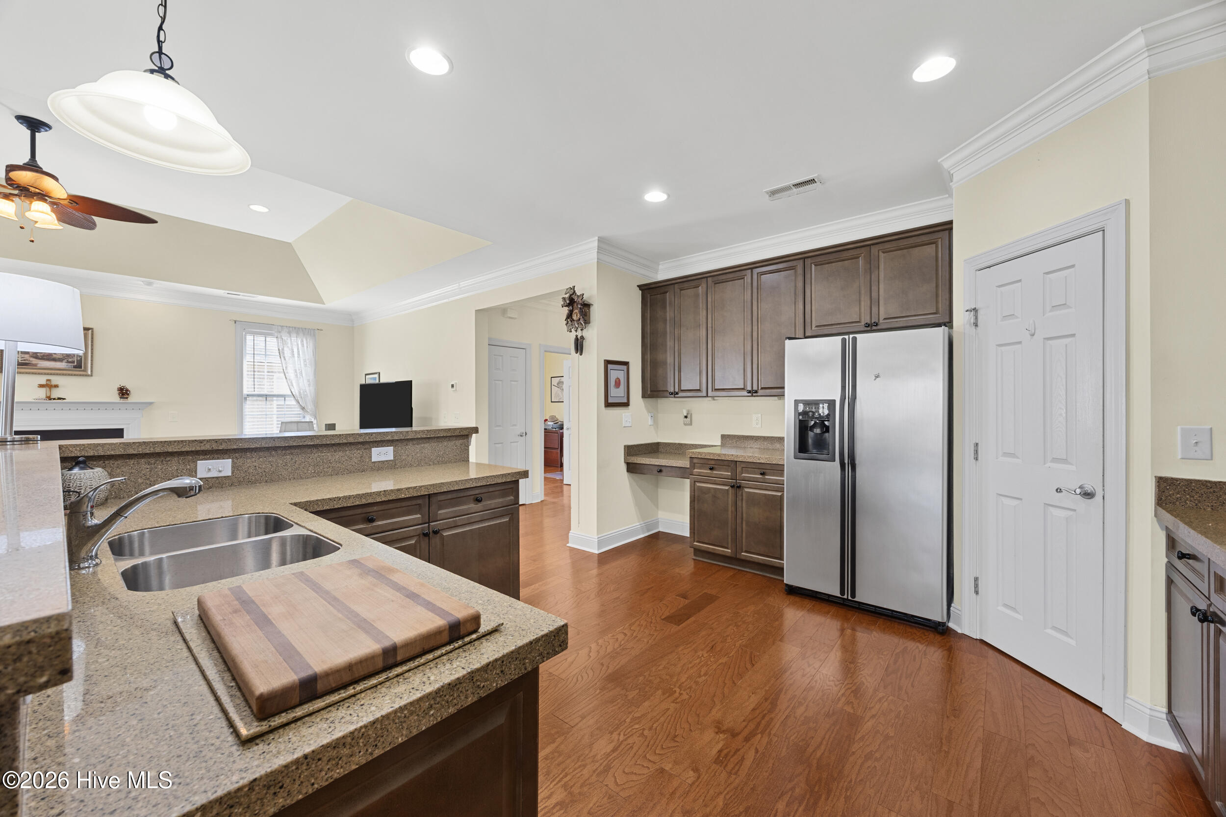 100564950 | Photo 10