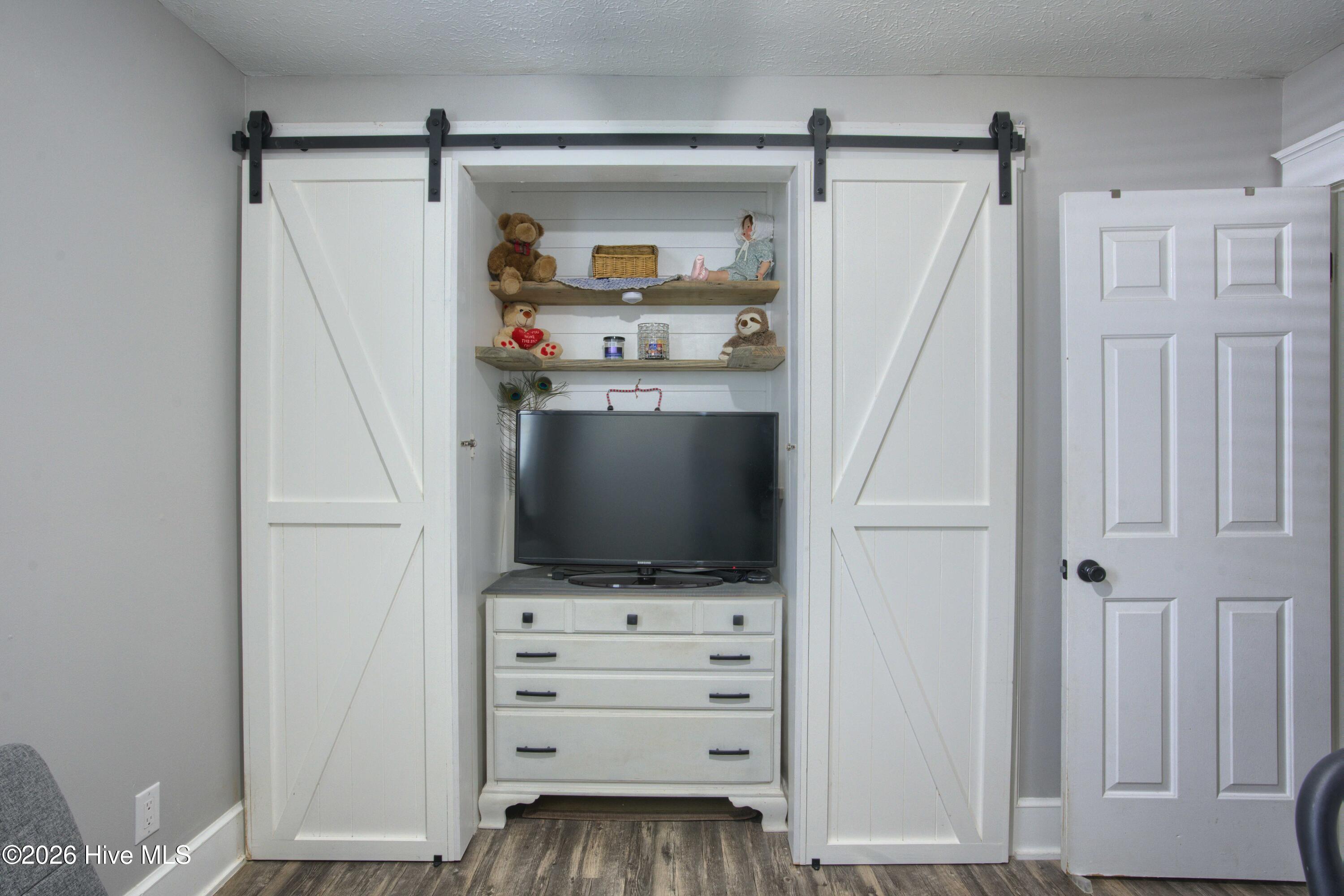 100553669 | Photo 19