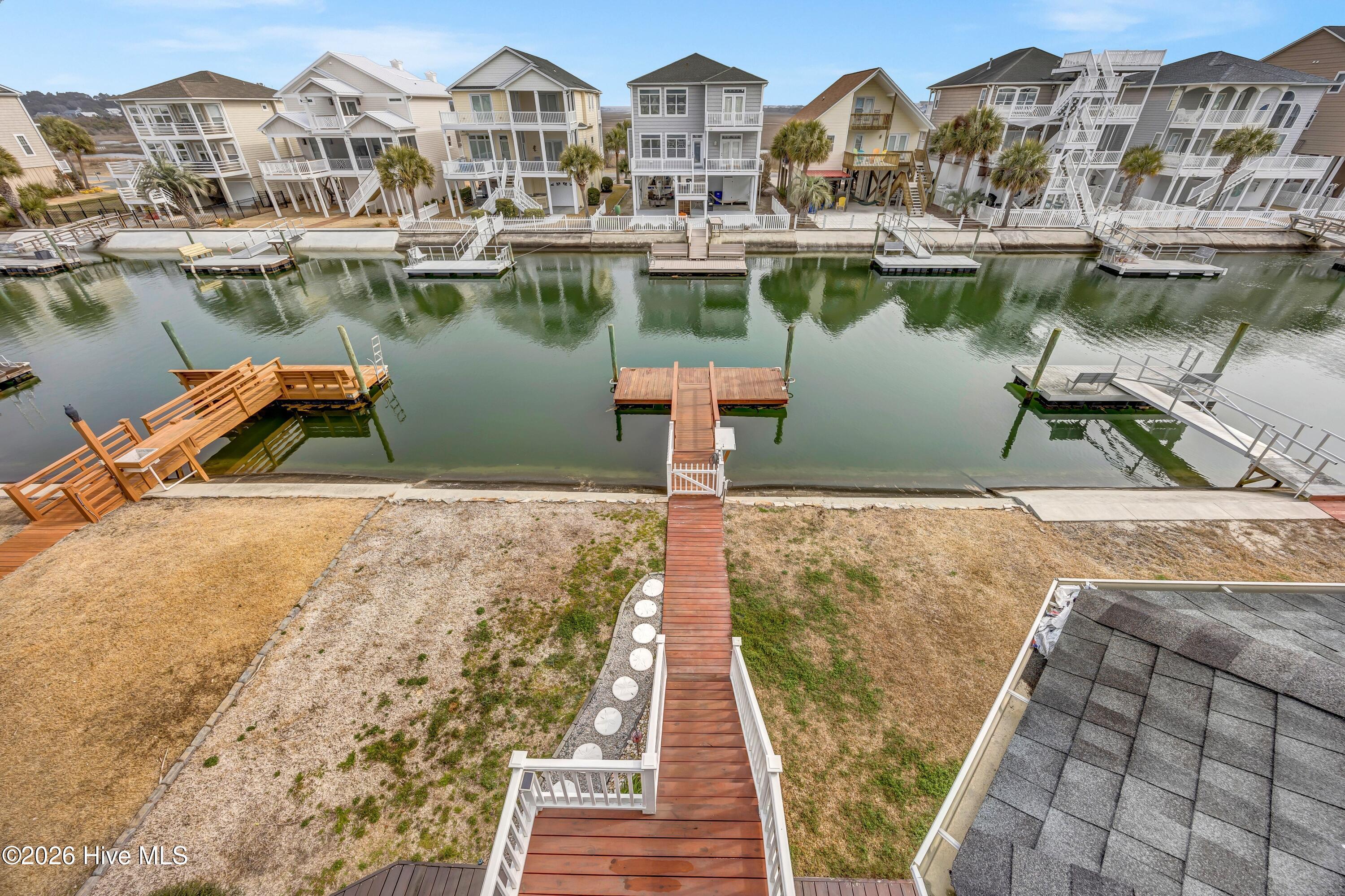 100556301 | Photo 21