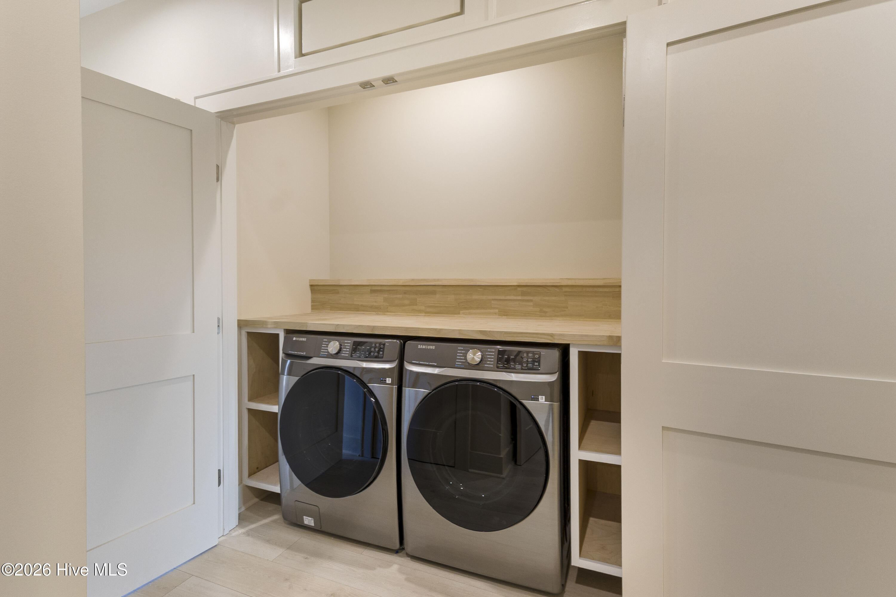 100551953 | Photo 86