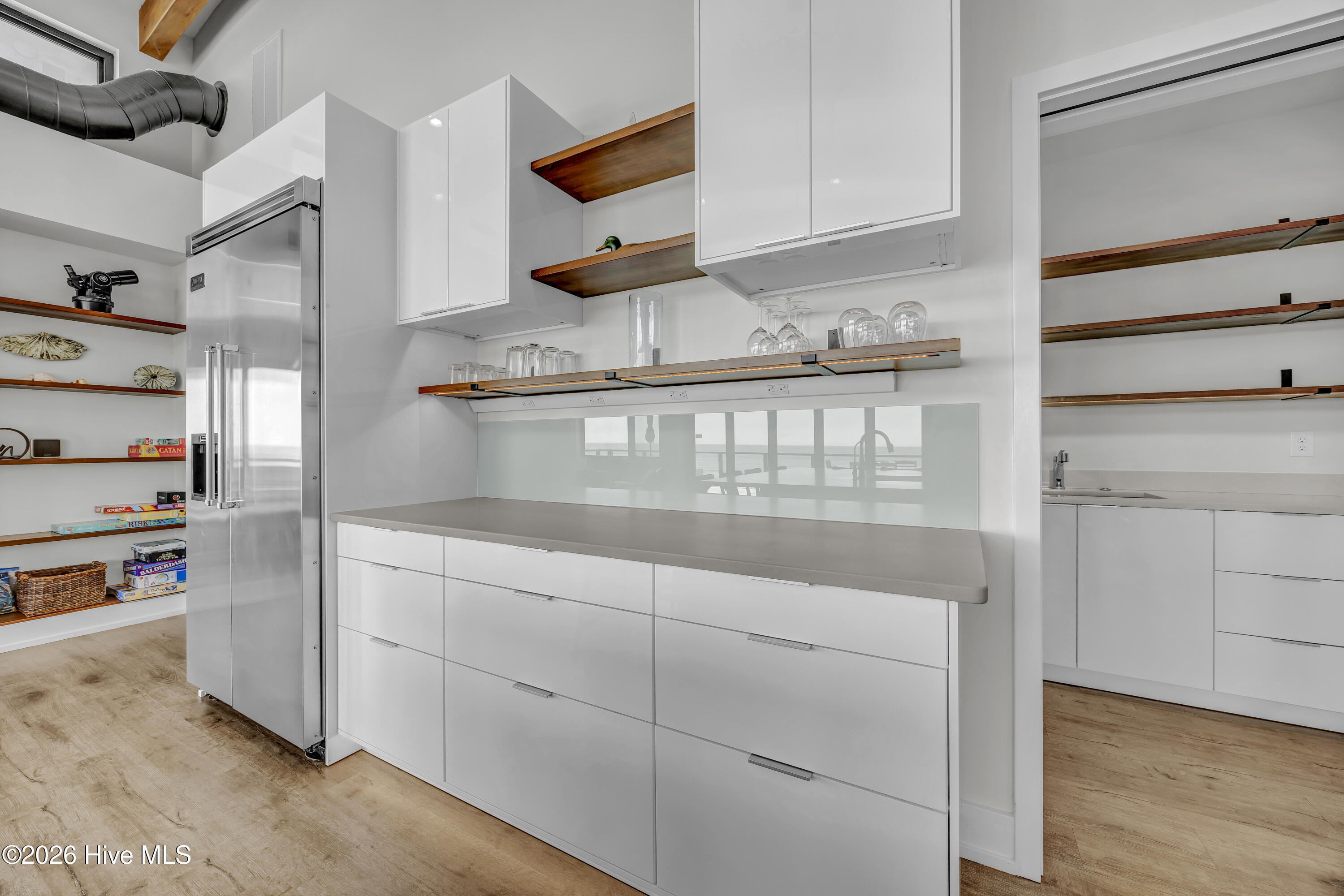 100565280 | Photo 14