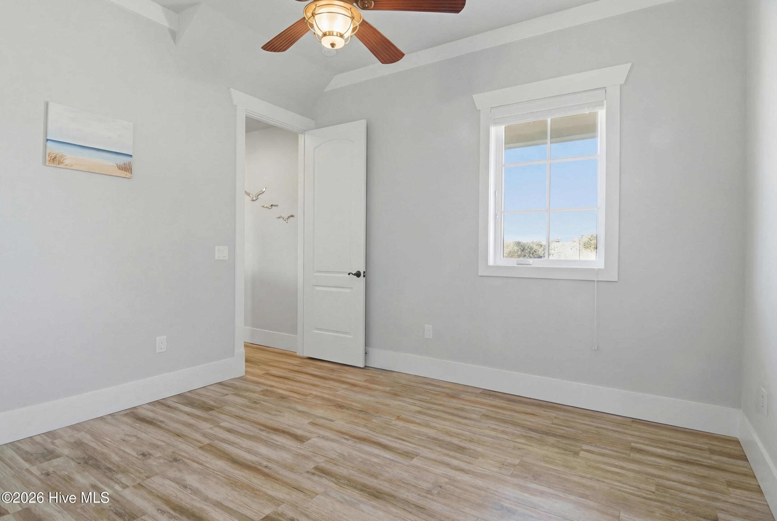 100549551 | Photo 37