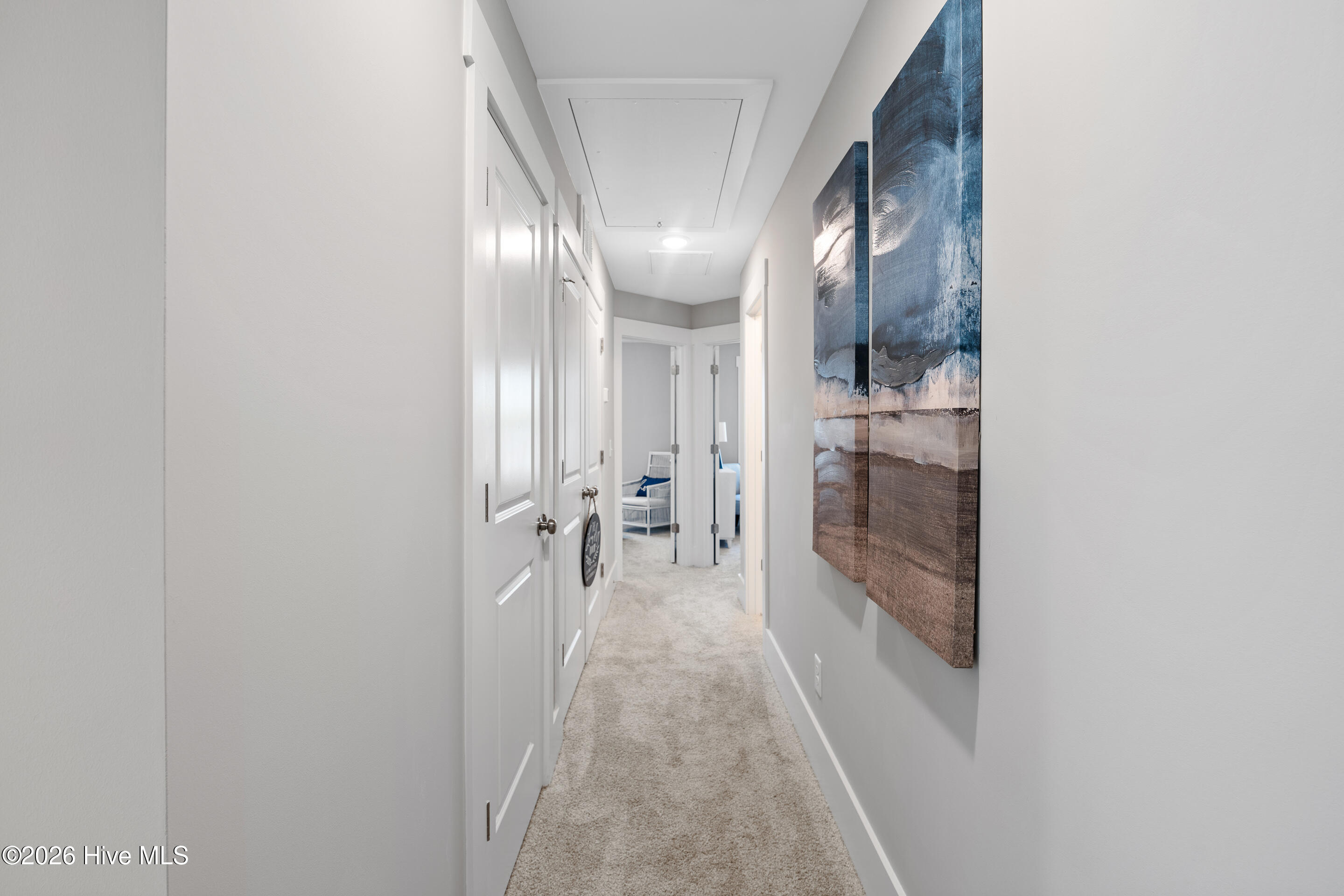 100548644 | Photo 30