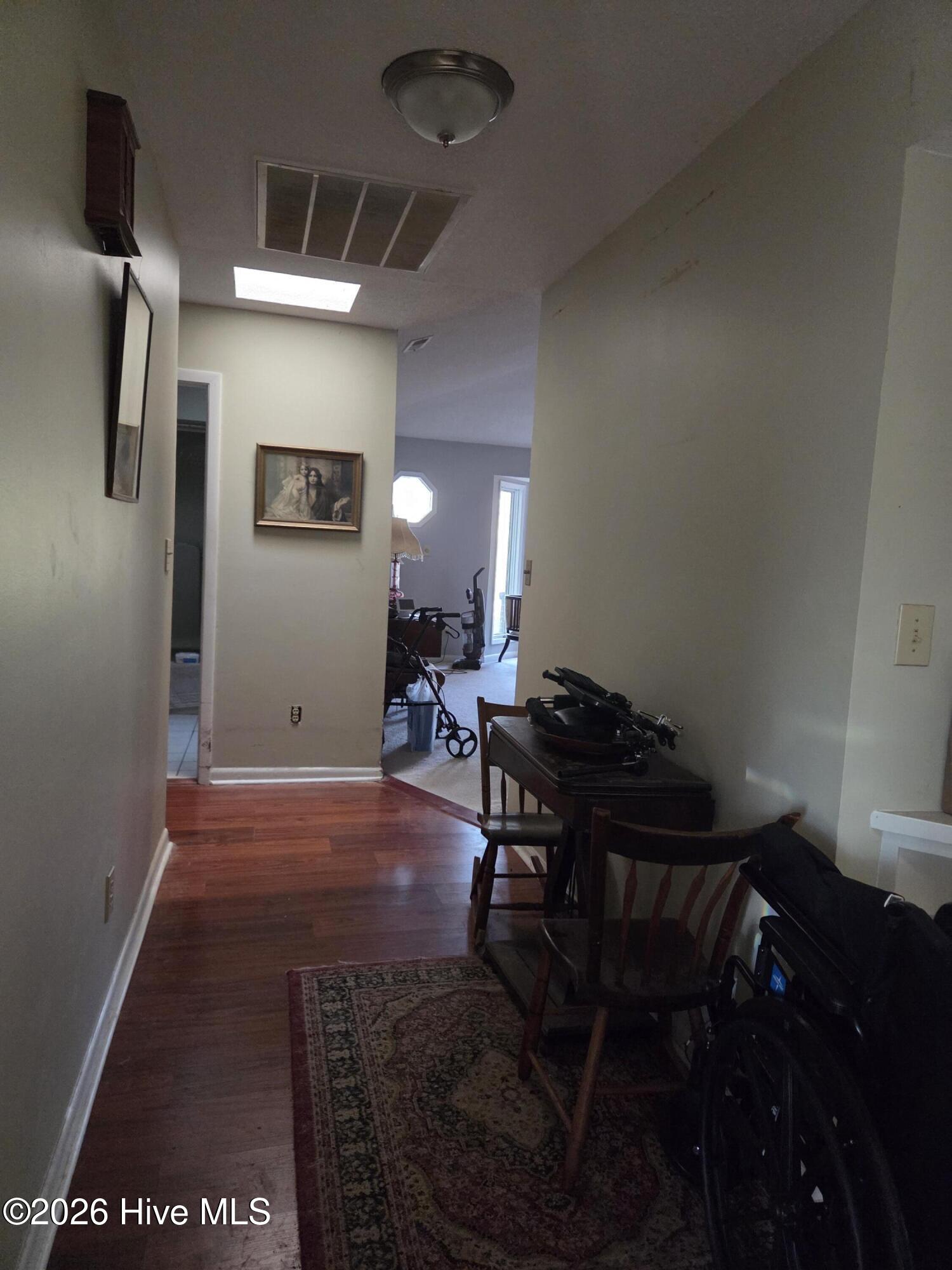 100550366 | Photo 10